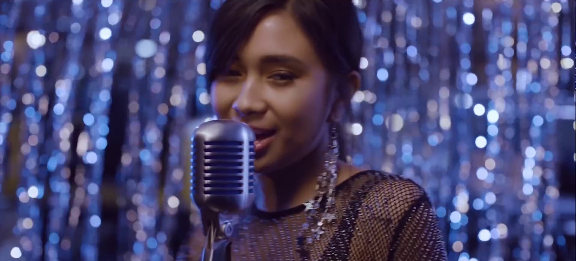 Vintage  (2018) —  shot,  lighting