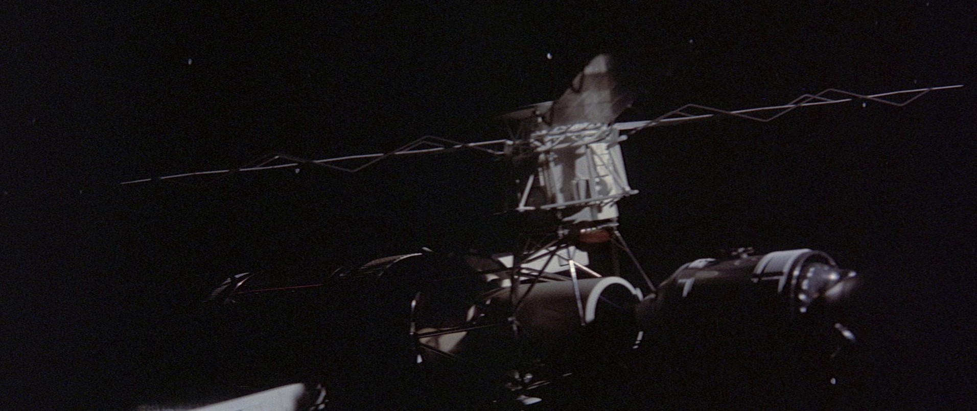 Meteor (1979) —  shot,  lighting