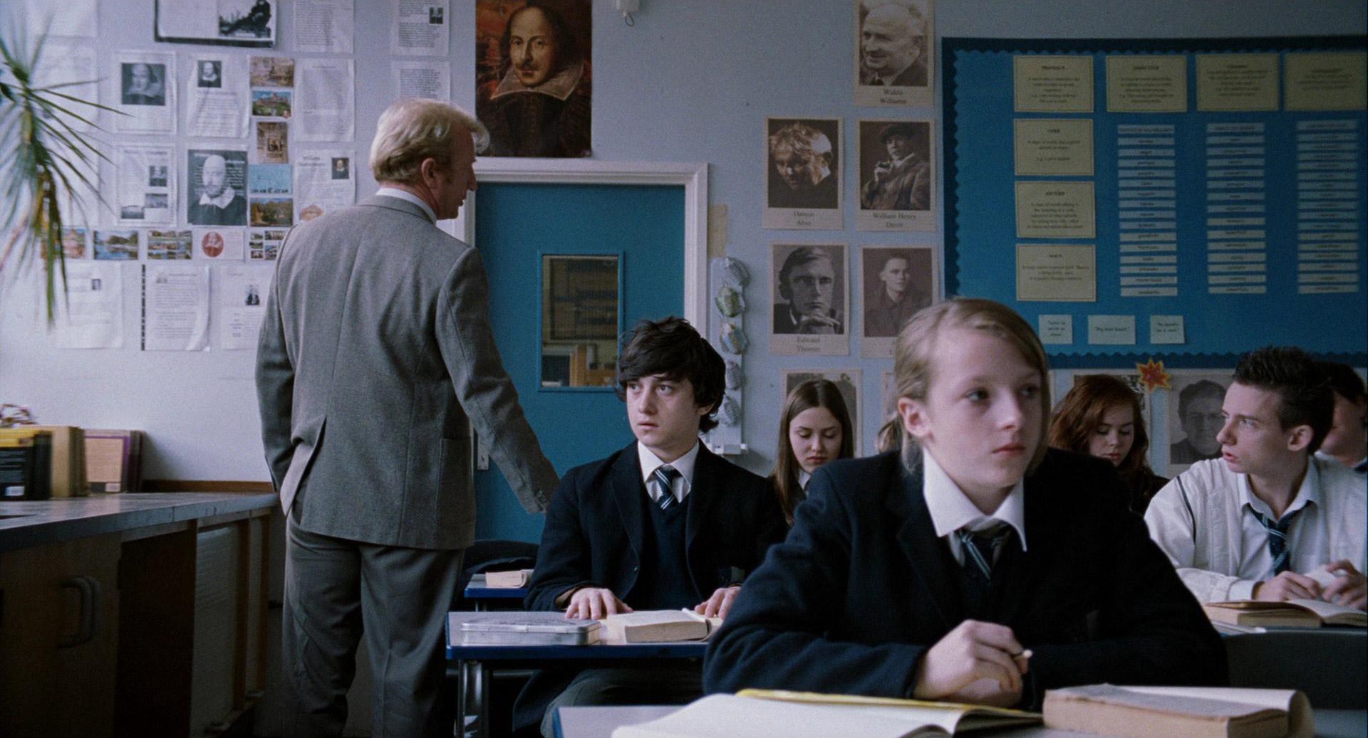 Submarine (2010) —  shot,  lighting