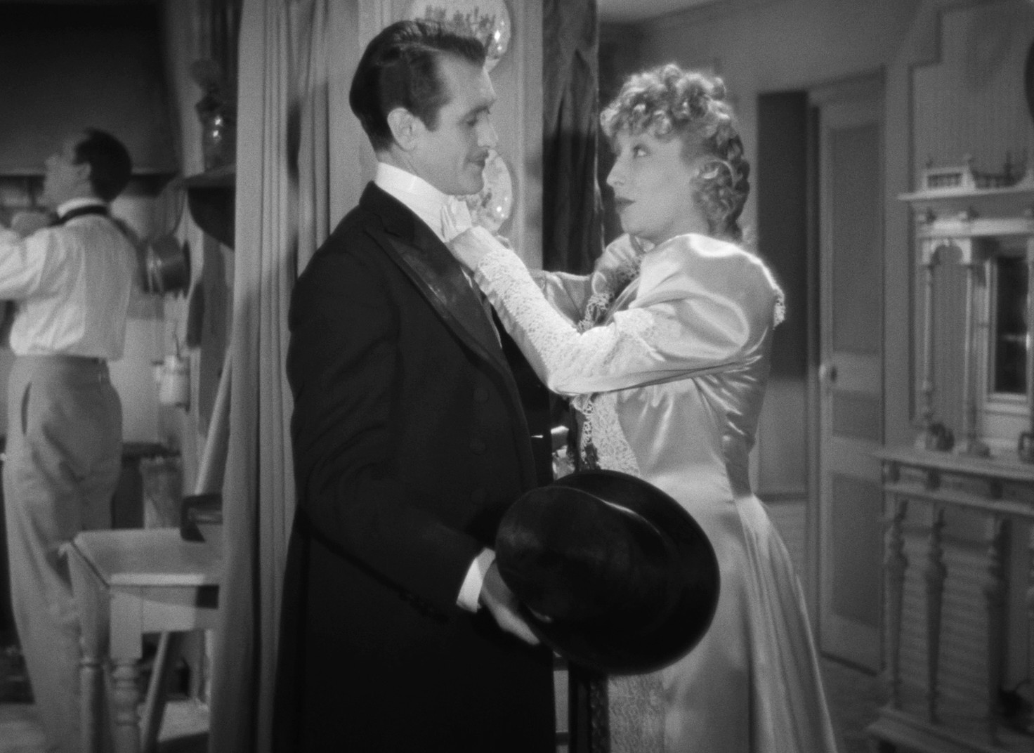 Immortal France (1943) —  shot,  lighting