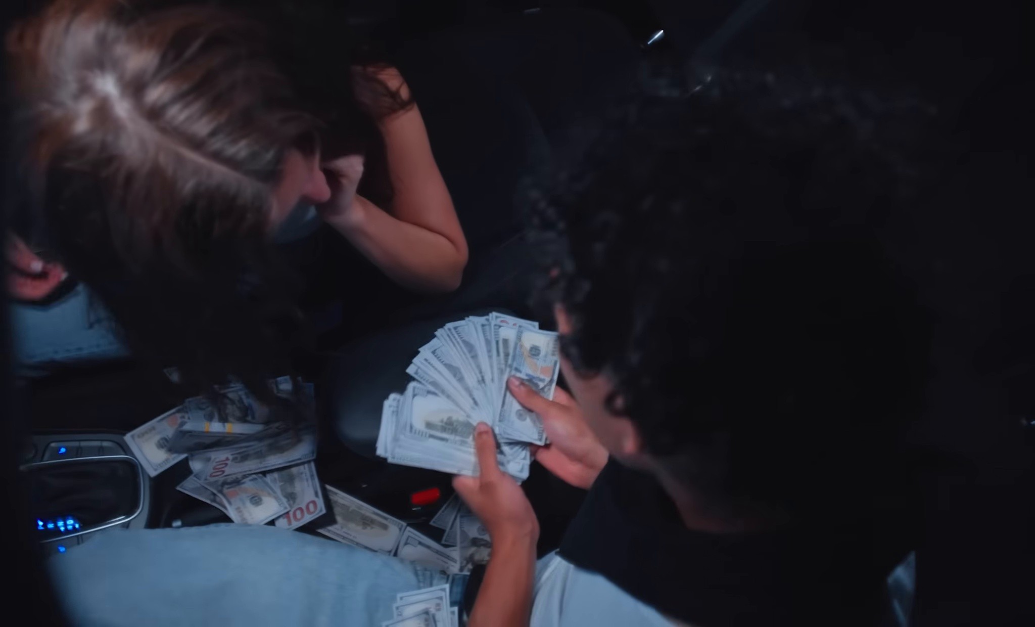 Cobro (2024) —  shot,  lighting