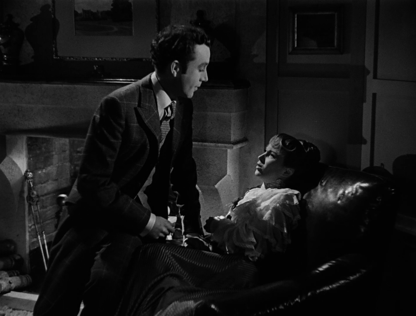 Kind Hearts and Coronets (1949) —  shot,  lighting