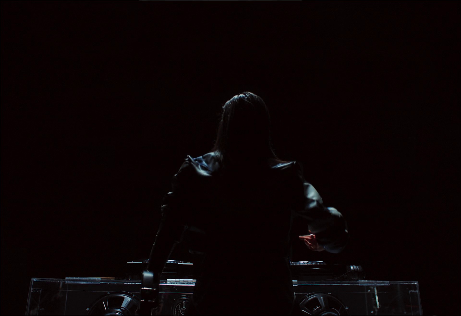 PEPSI BLACK - SABE A TODO | YOUTH (2024) —  shot,  lighting