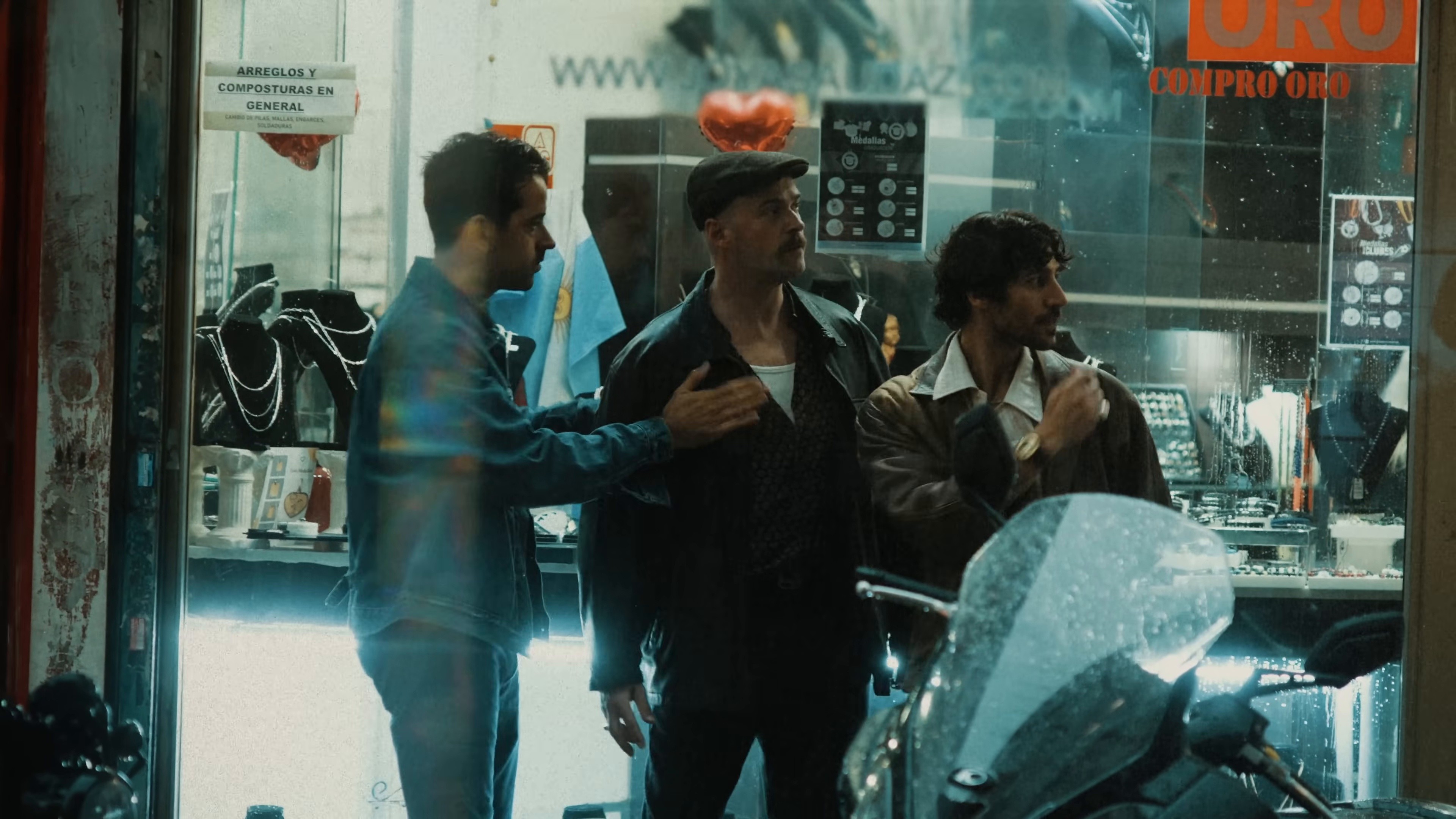 Costumbres Argentinas (2024) —  shot,  lighting