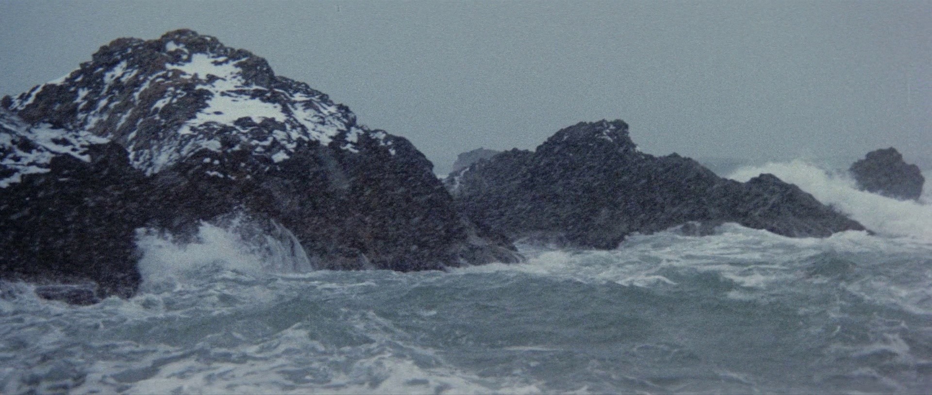 Hokuriku Proxy War (1977) —  shot,  lighting