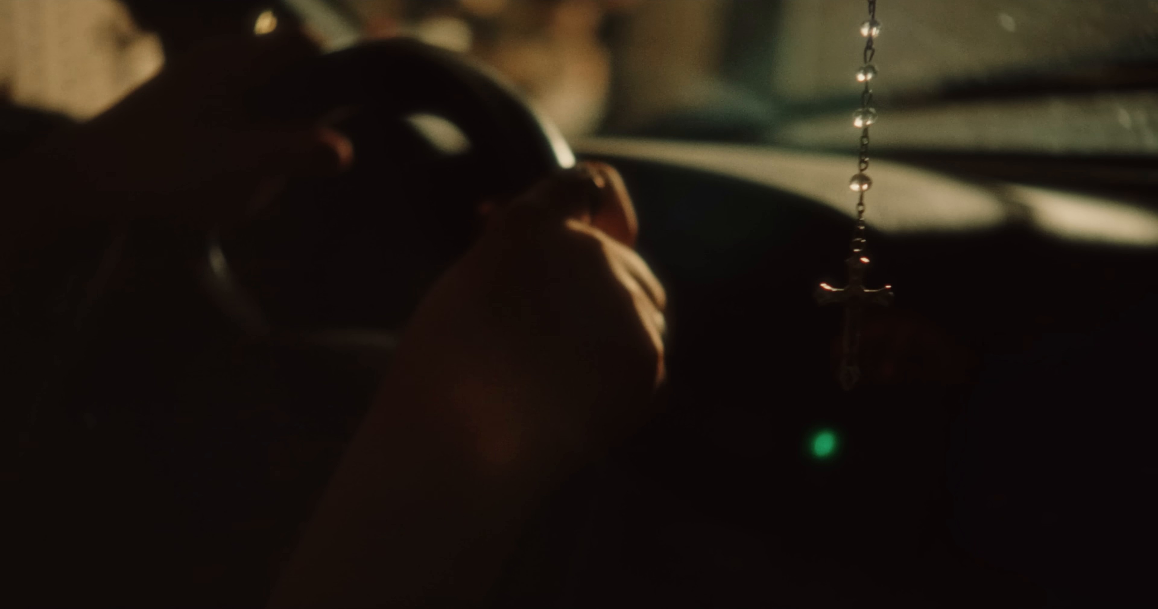 En Los Espejos (2024) —  shot,  lighting