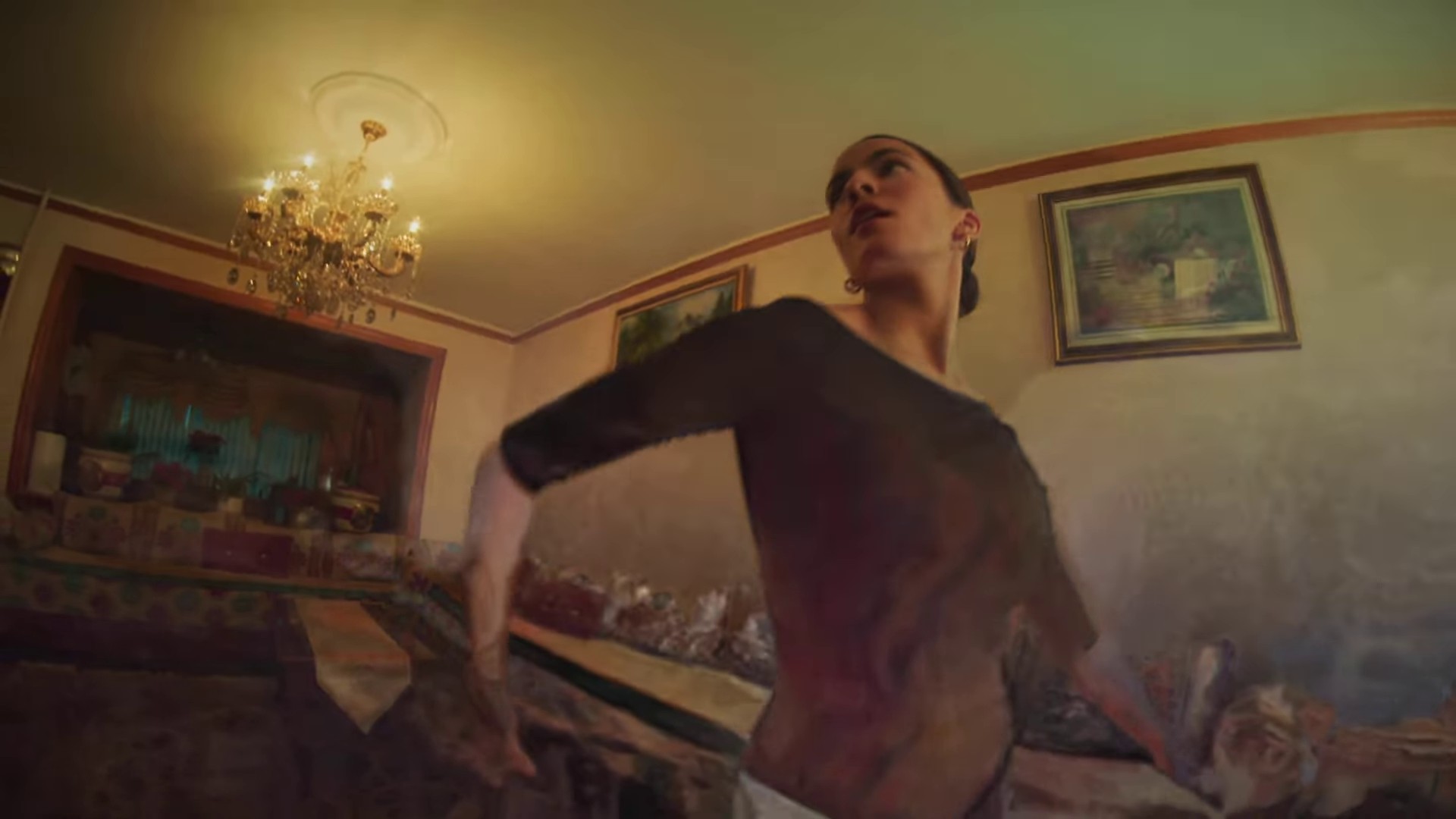 Julia Styles (2024) —  shot,  lighting