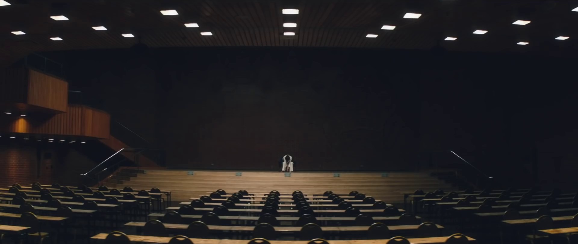 Weak (2015) —  shot,  lighting