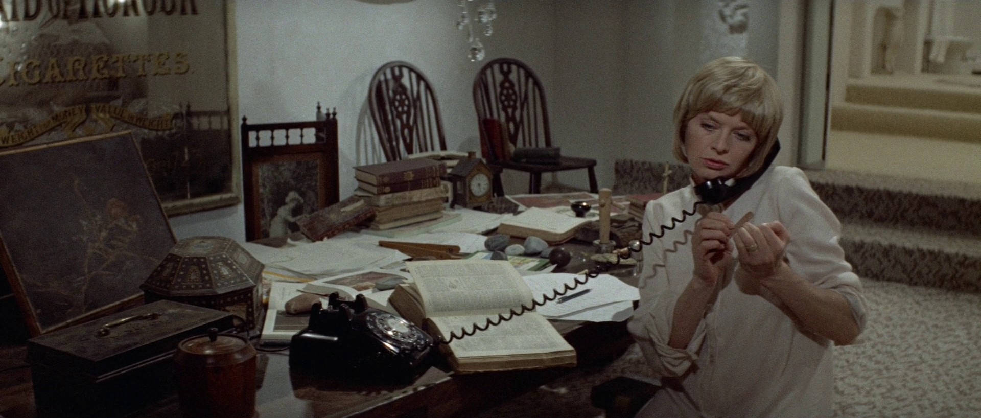 Images (1972) —  shot,  lighting