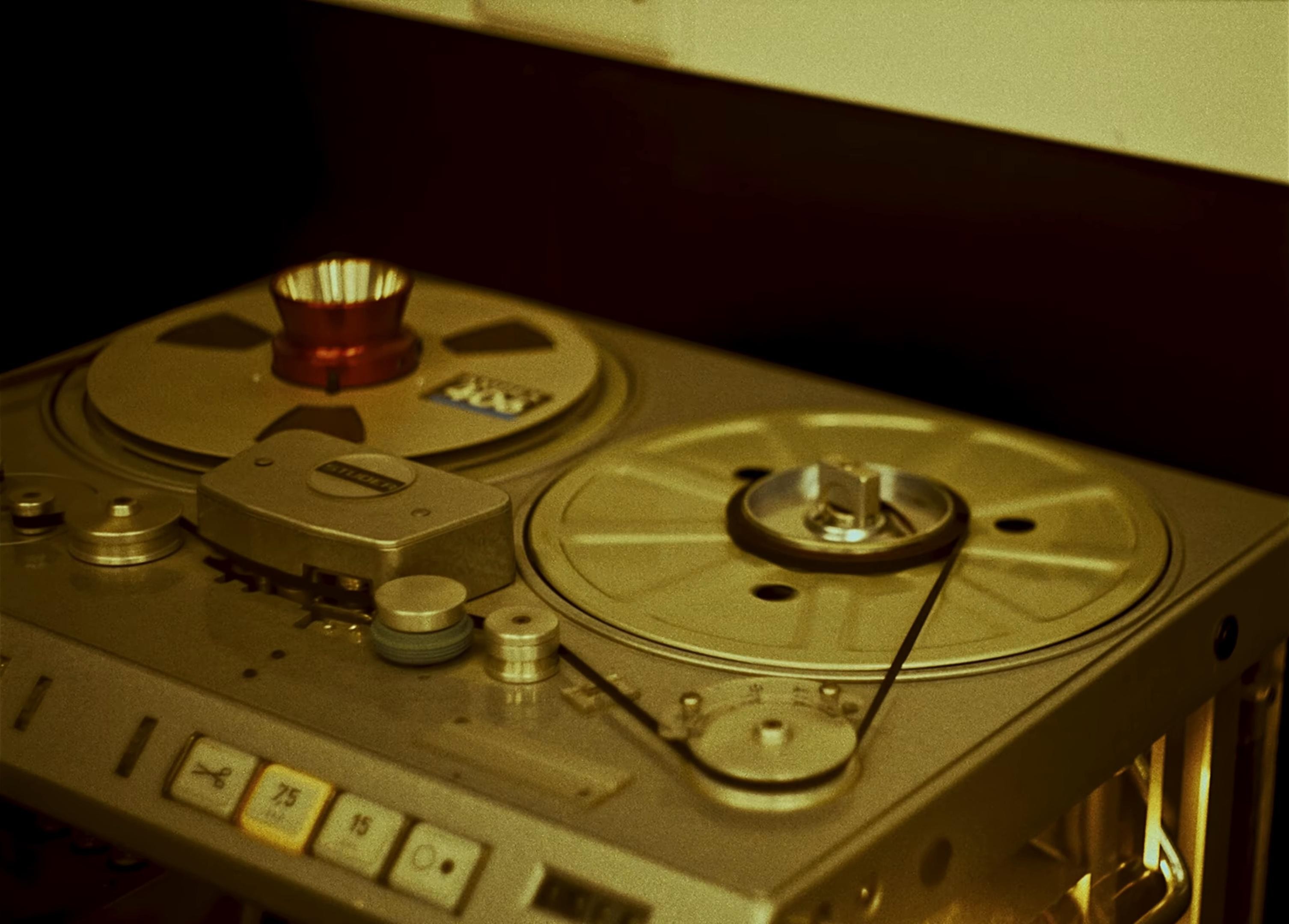 Bol' vernotsya (2025) —  shot,  lighting