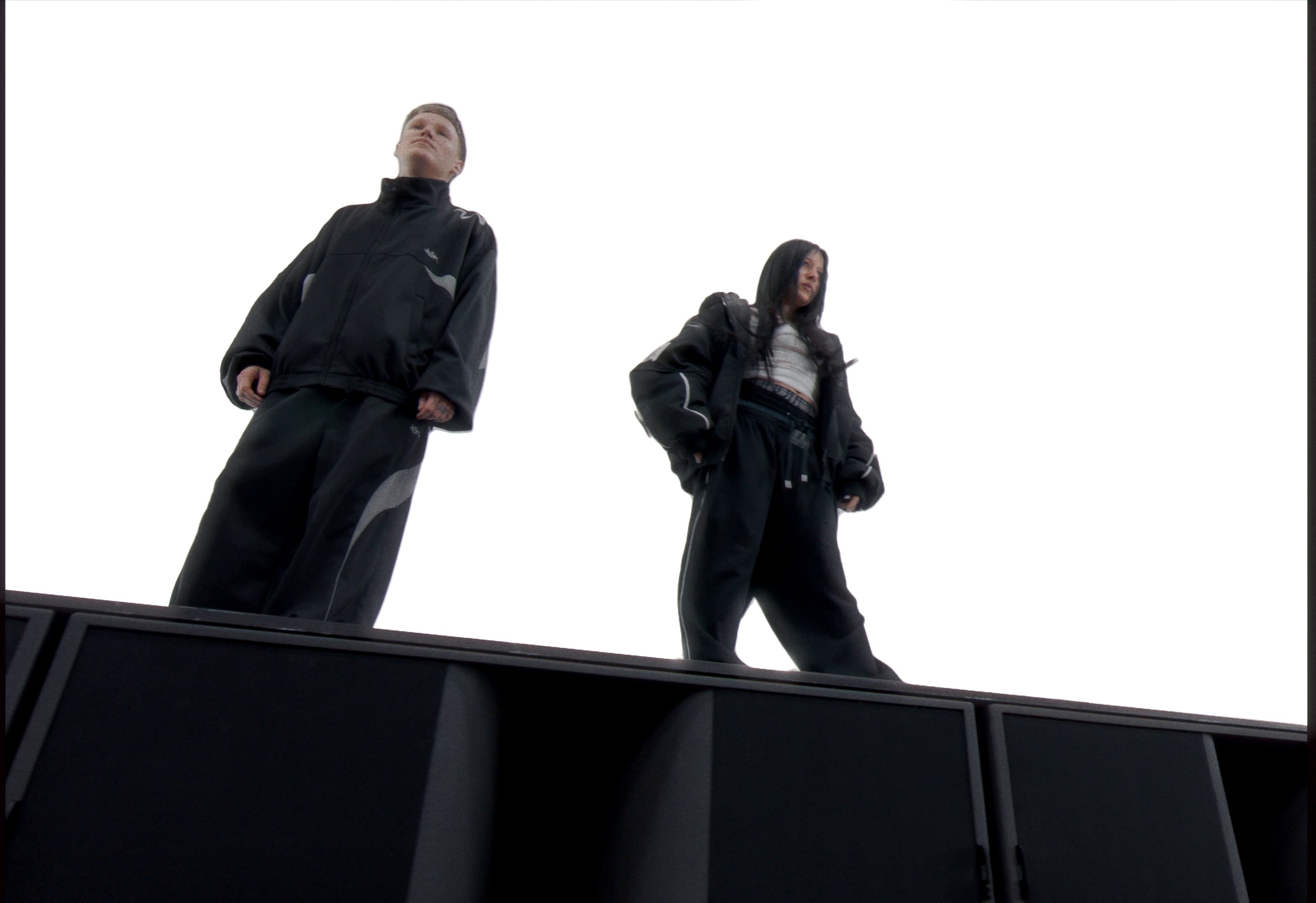 Brutalismus3000 x Tinder (2025) —  shot,  lighting