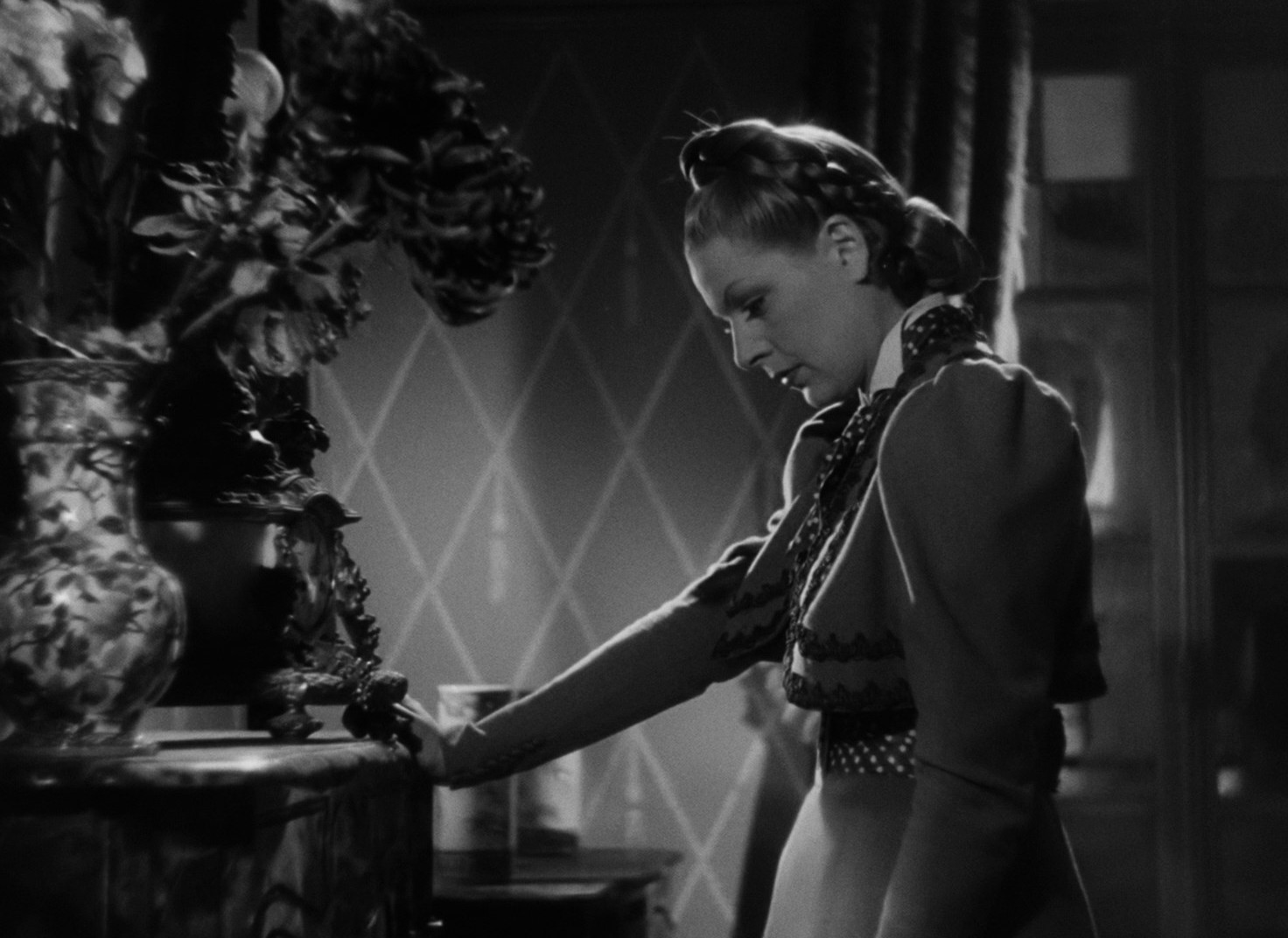 Douce (1943) —  shot,  lighting