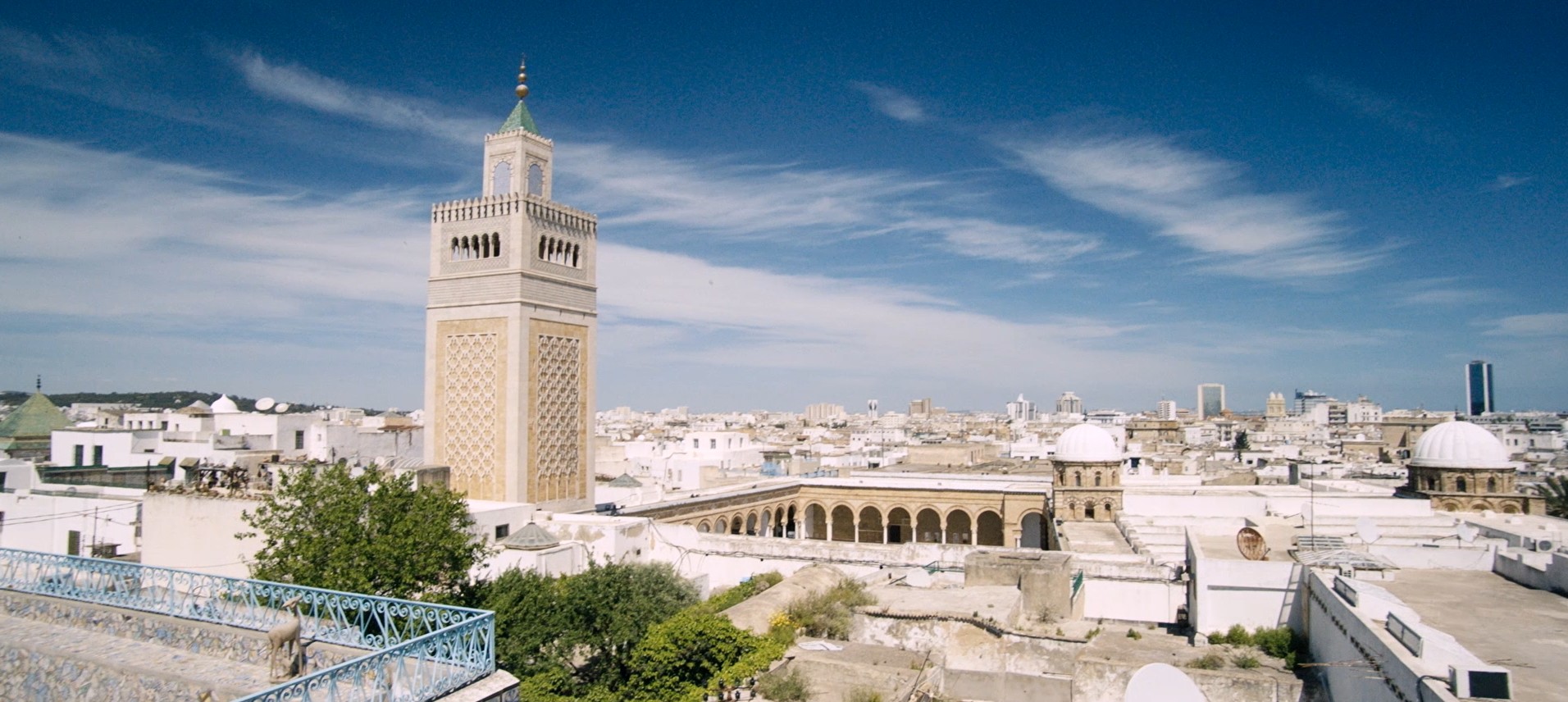 China Salesman (2017) —  shot,  lighting