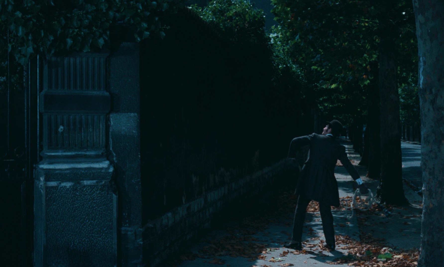 The Thief of Paris (1967) —  shot,  lighting