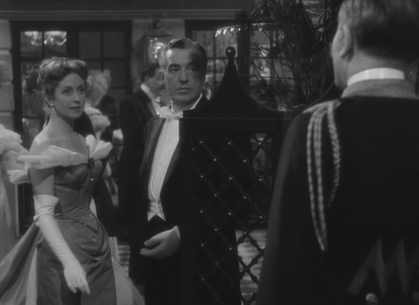 The Earrings of Madame De... (1953) —  shot,  lighting