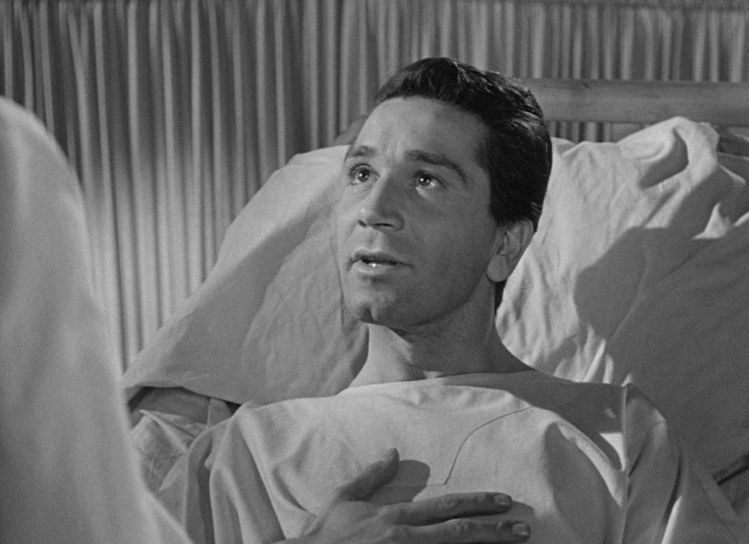 Cry of the City (1948) —  shot,  lighting