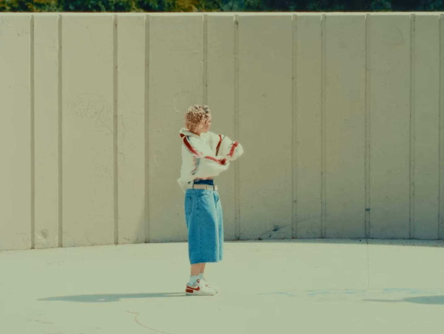 WATCH THE PARTY (2025) —  shot,  lighting