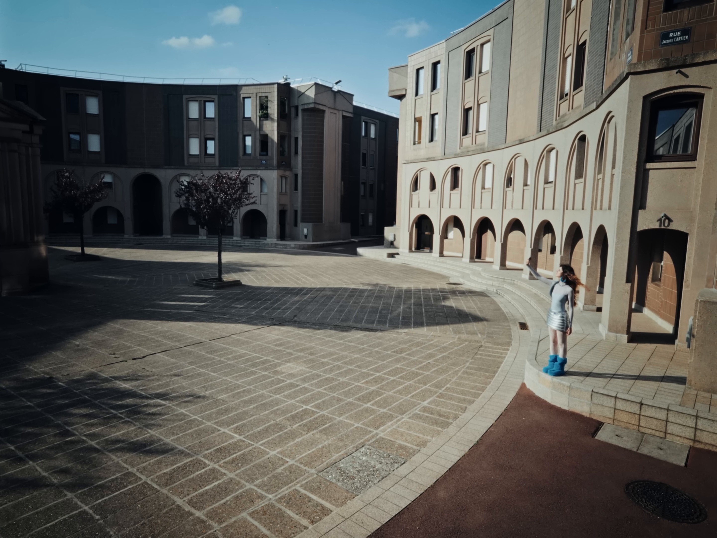 95 degrees (2024) —  shot,  lighting