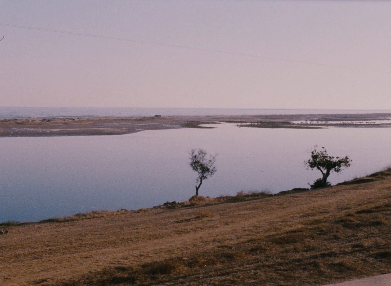 Hovering Over the Water (1993) —  shot,  lighting