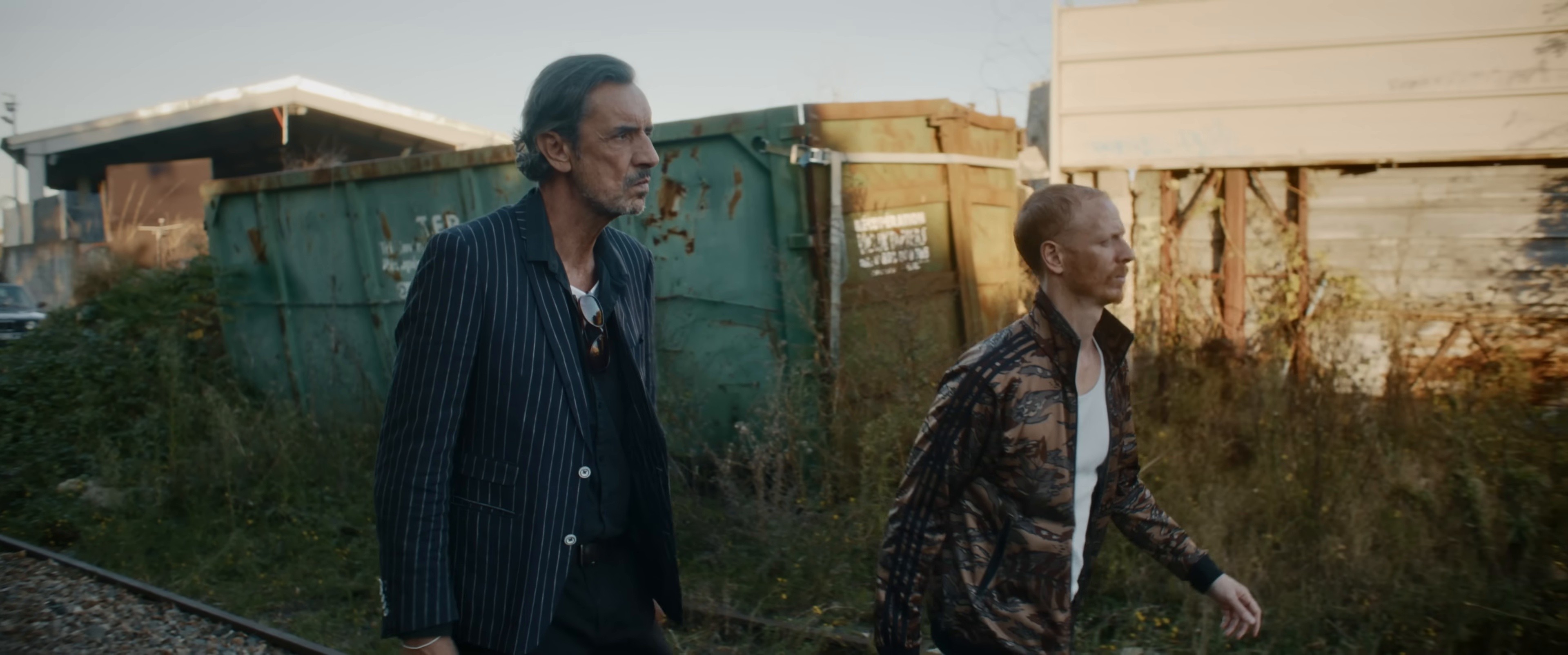 Comme des loups (2024) —  shot,  lighting