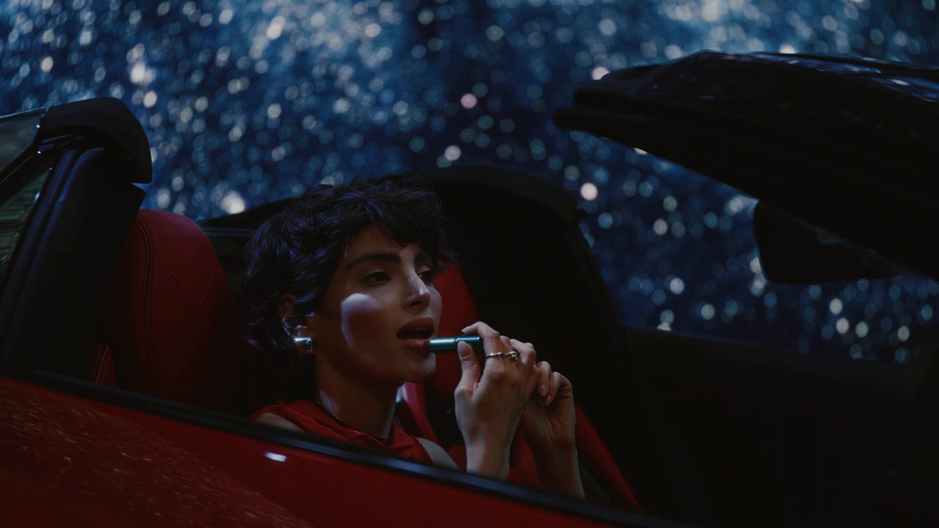 Sexting (2025) —  shot,  lighting