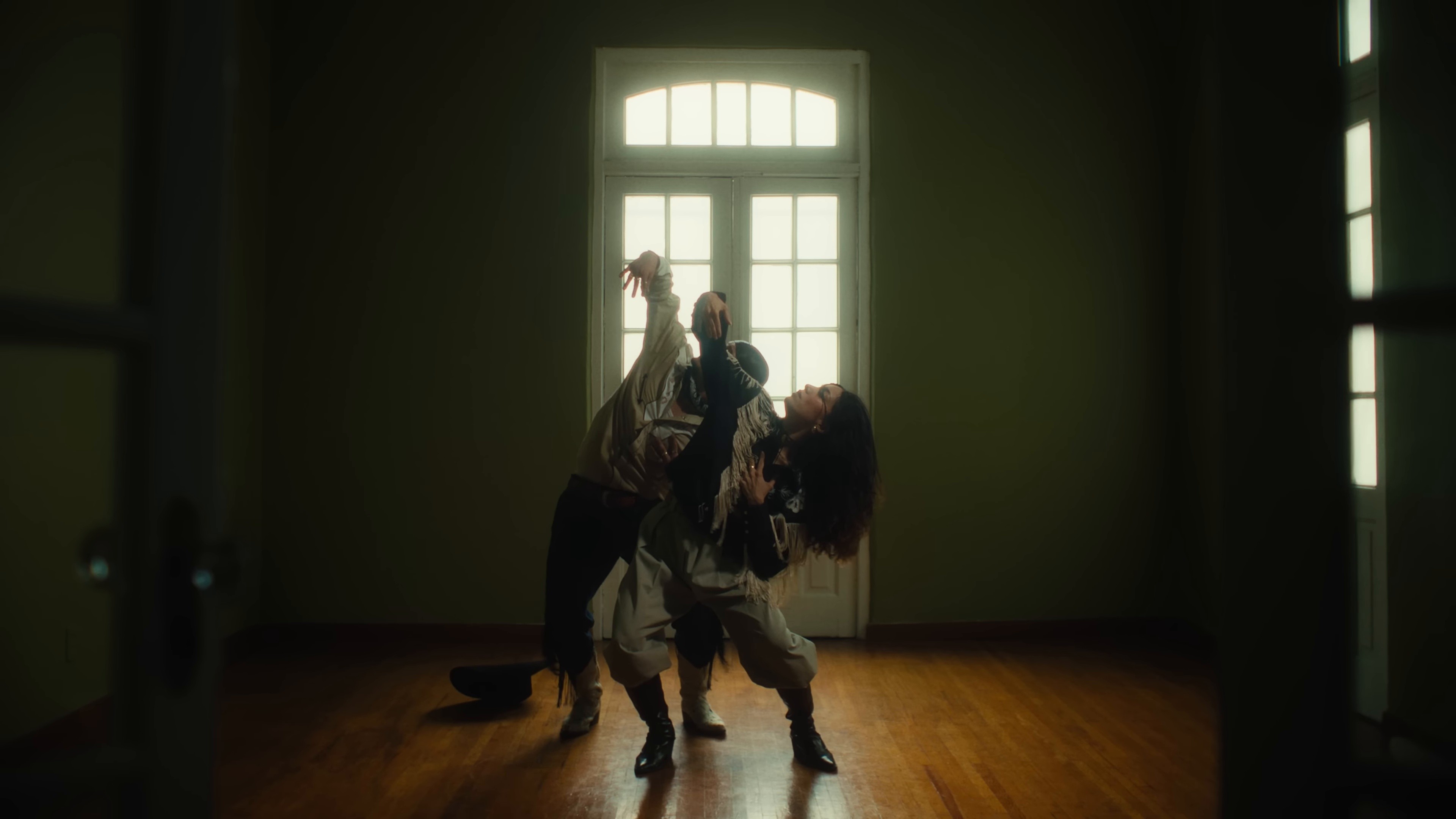 Fetiche (2025) —  shot,  lighting