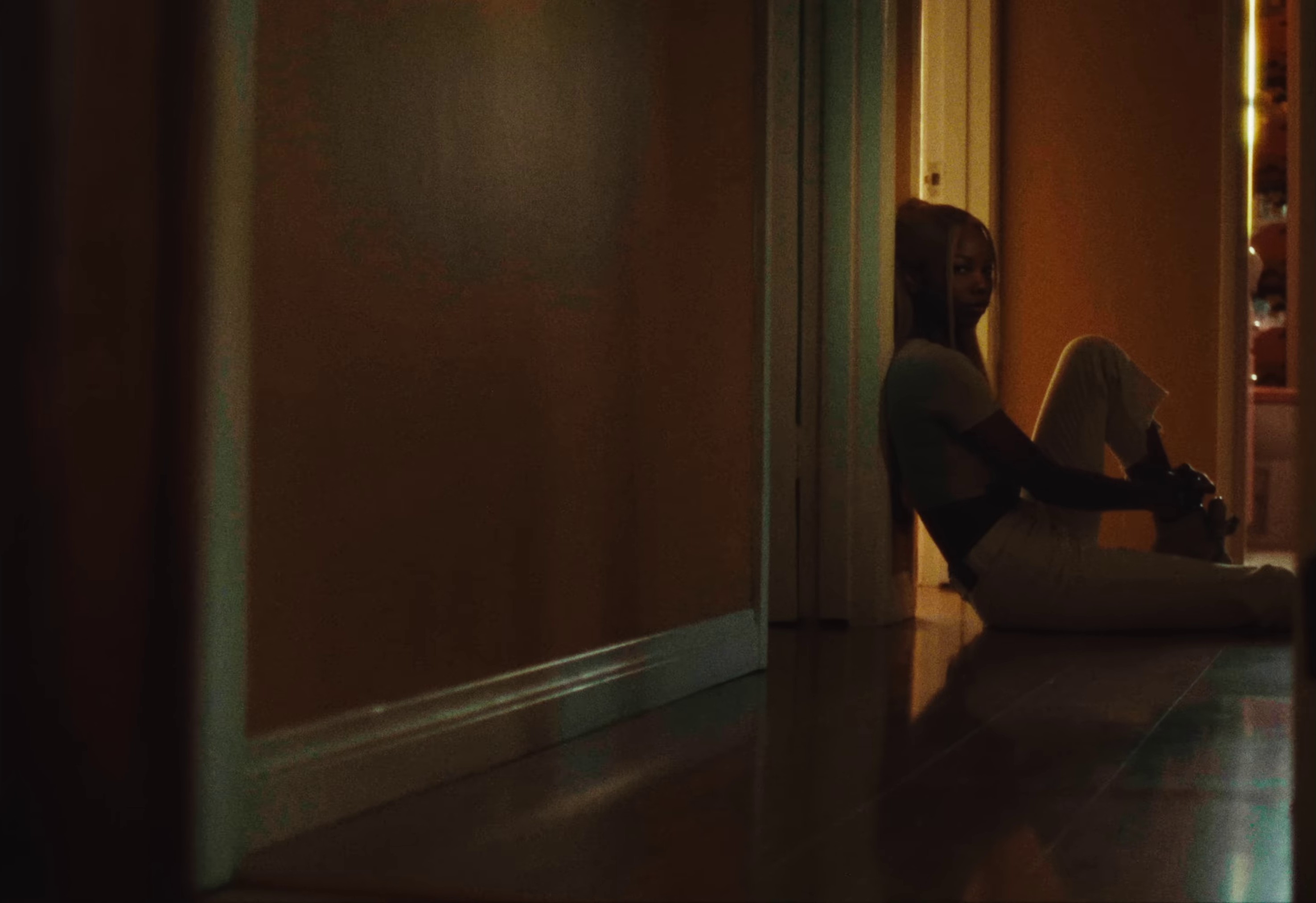 If I Die Right Now (2023) —  shot,  lighting