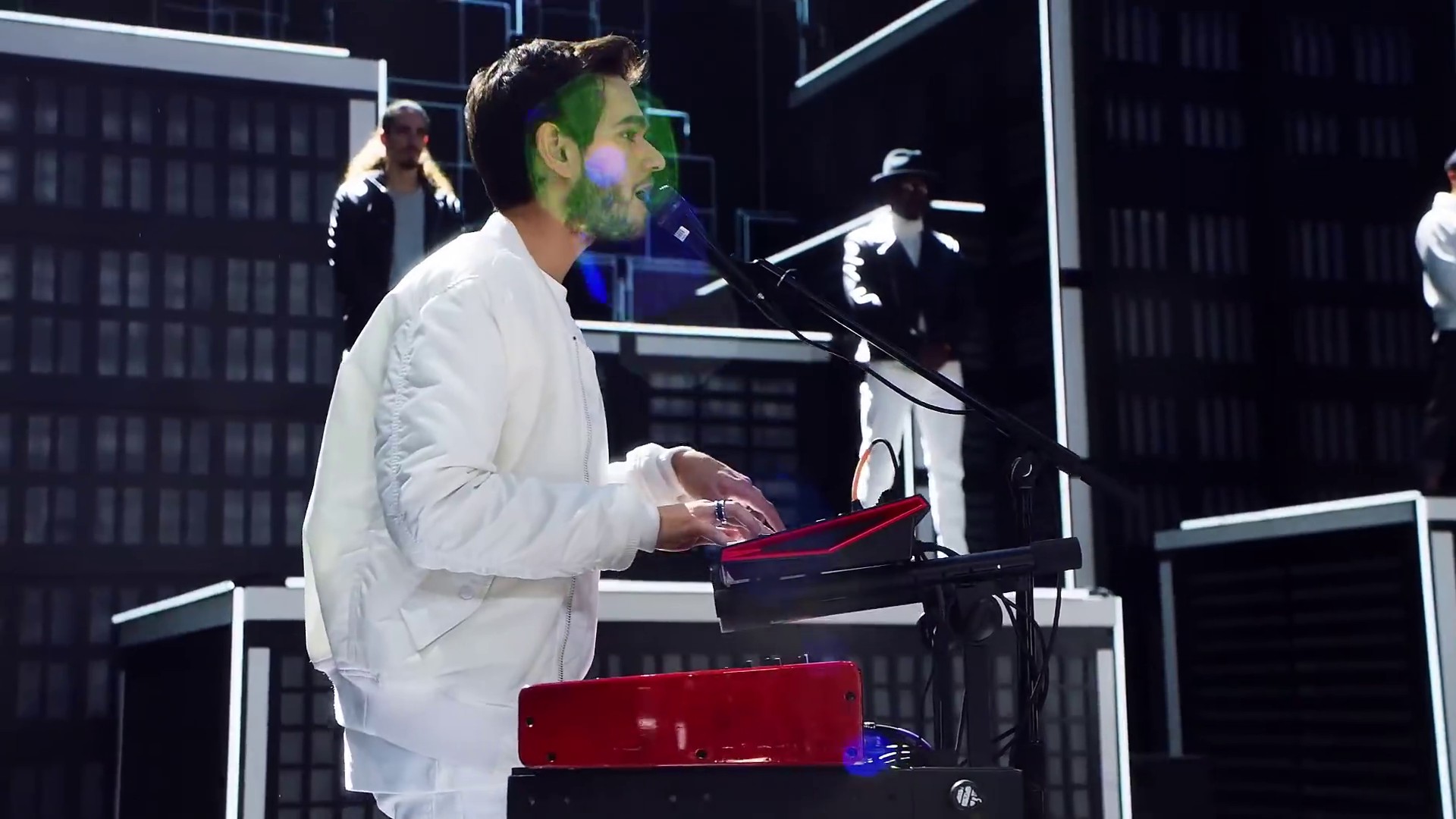 The Middle  (2018) —  shot,  lighting