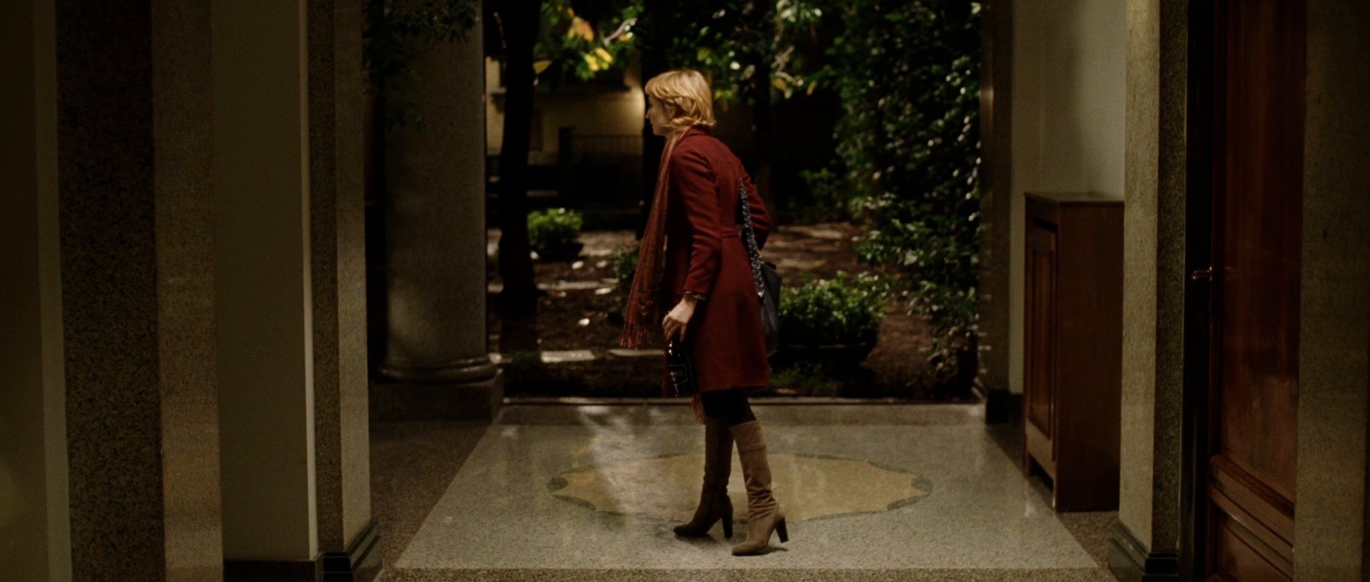 Come Undone (2010) —  shot,  lighting