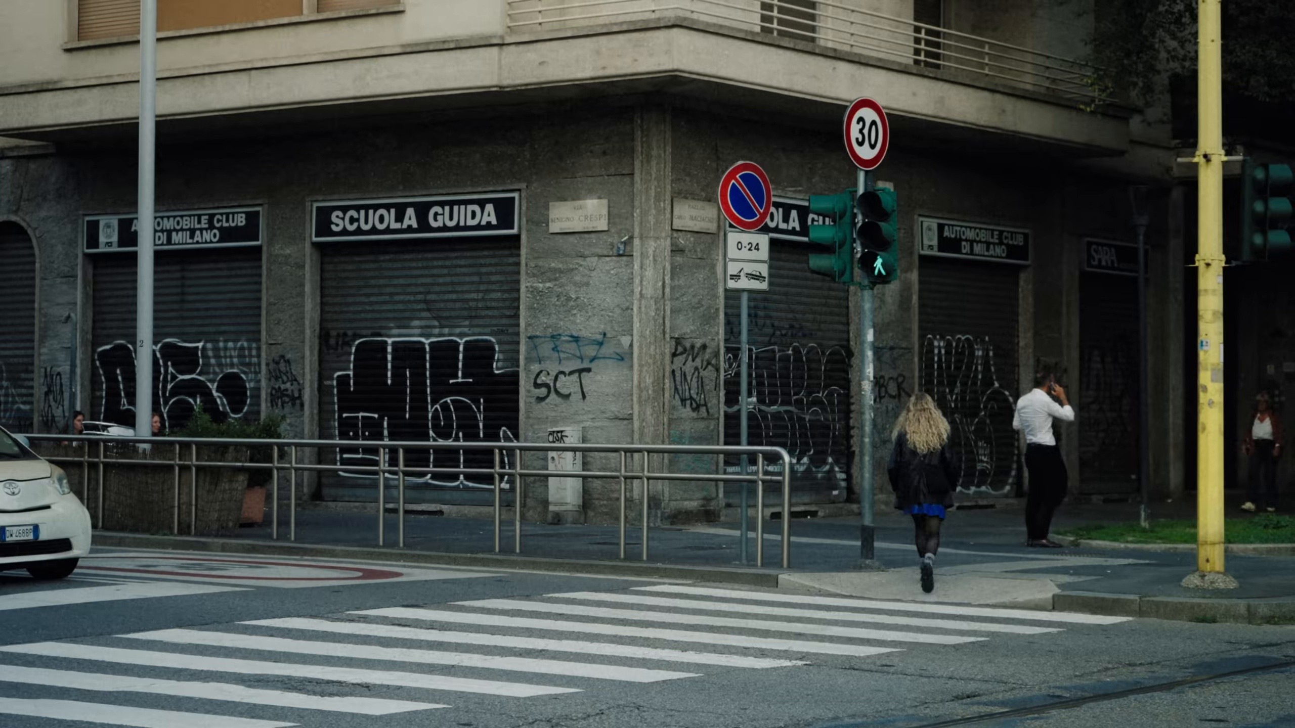 Fluorescent (2025) —  shot,  lighting