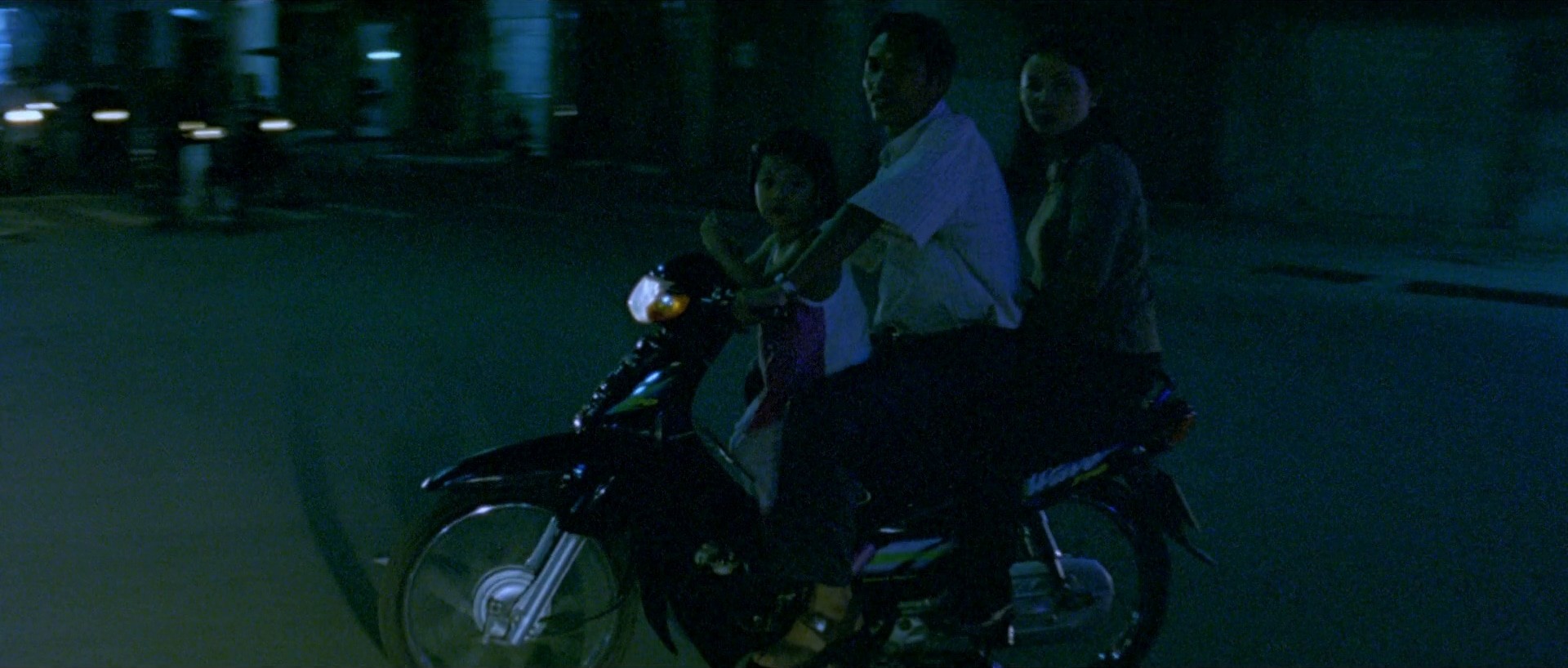 The Beautiful Country (2004) —  shot,  lighting