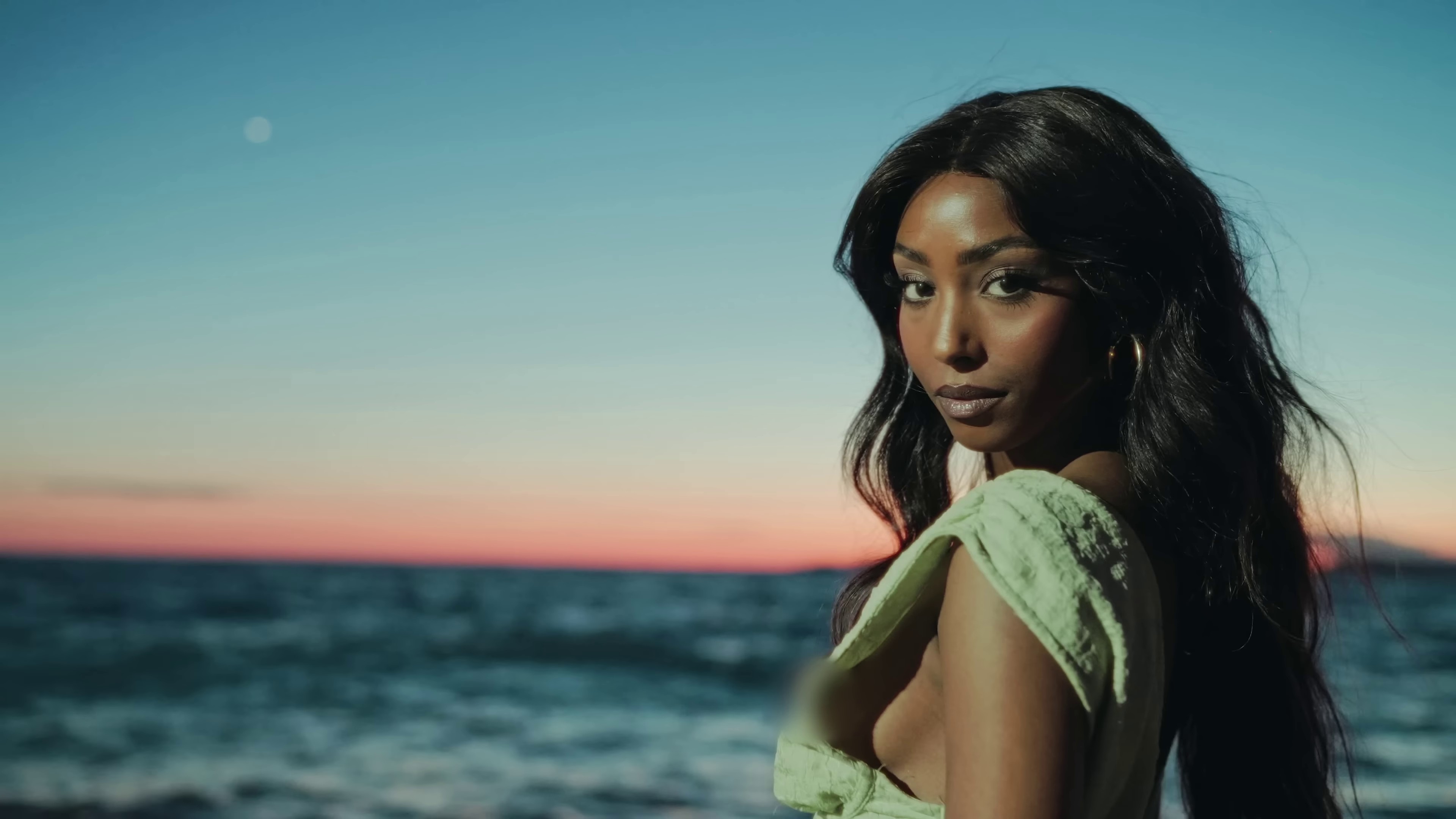 Dernier train pour Marseille (2023) —  shot,  lighting