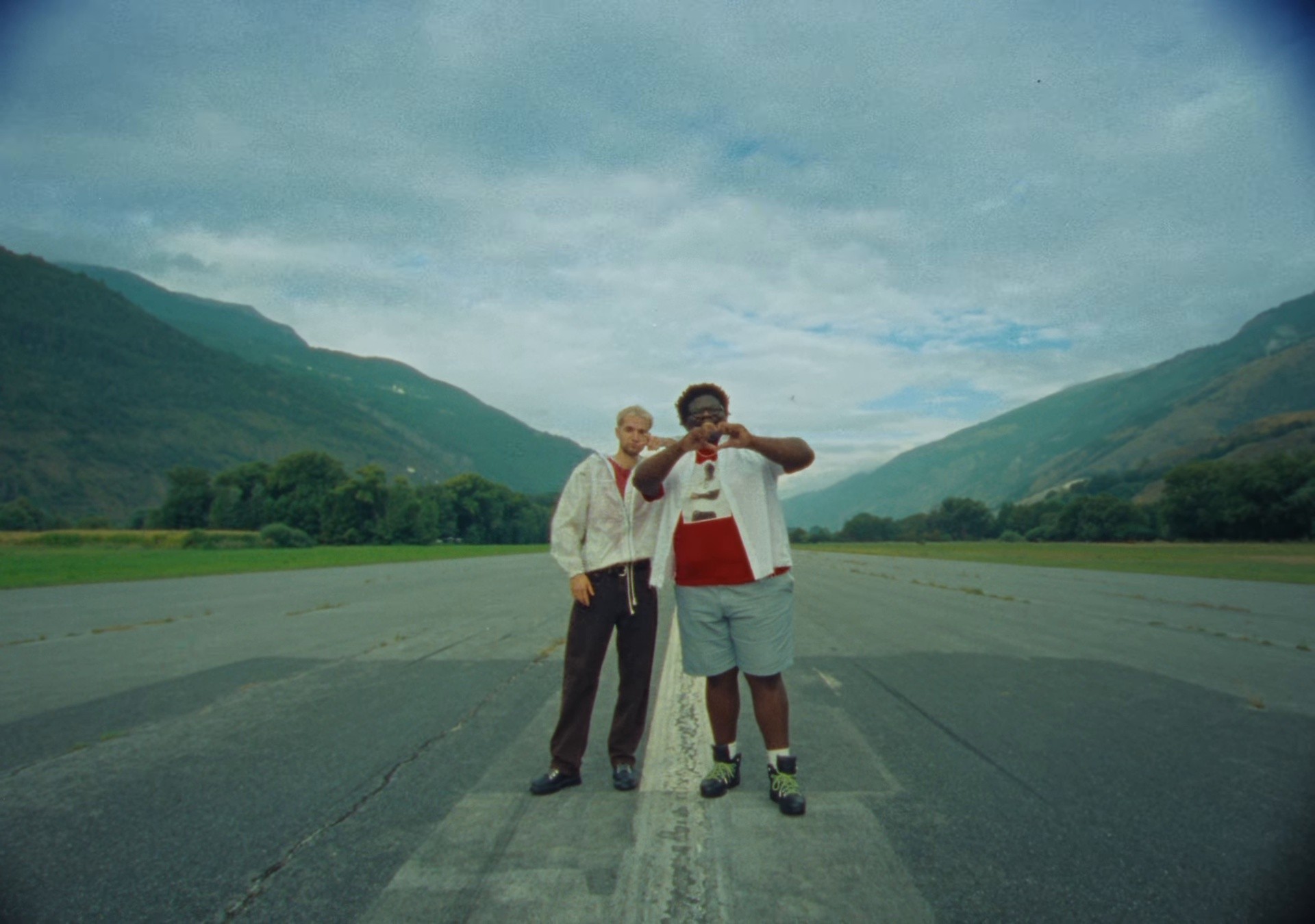 Daheim (2024) —  shot,  lighting