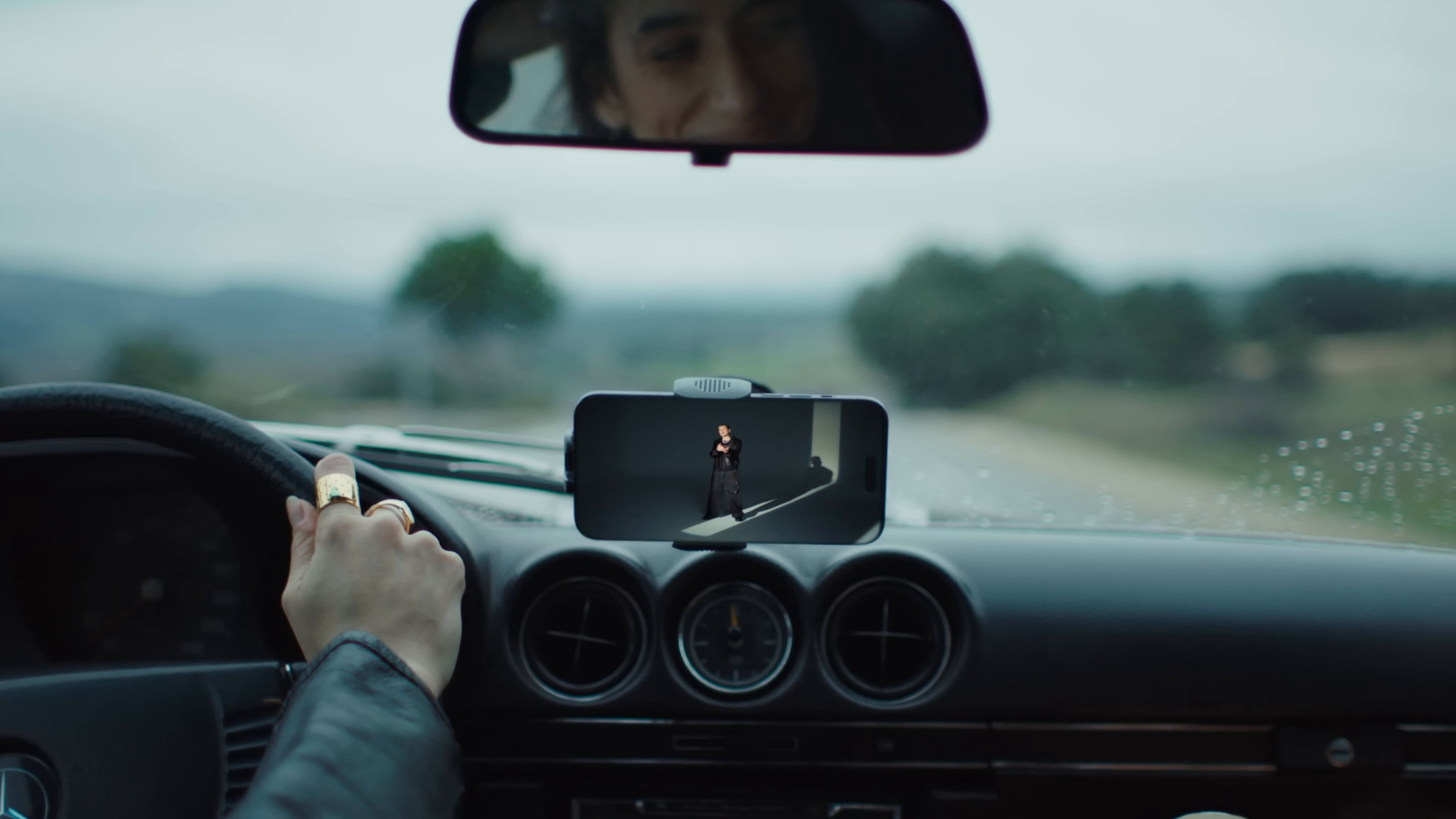 Q SOMOS? (2025) —  shot,  lighting