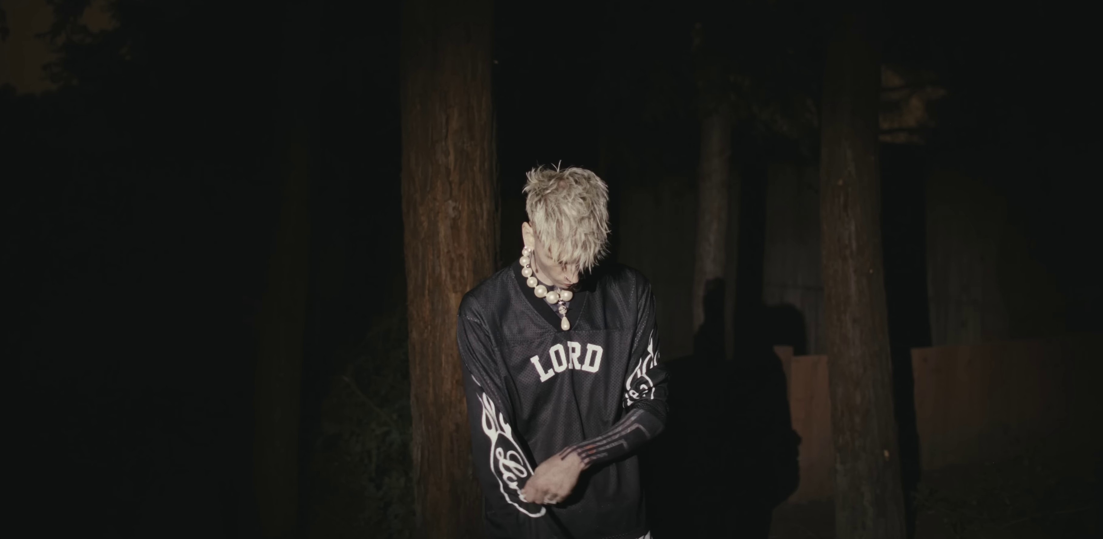 dont let me go (2024) —  shot,  lighting