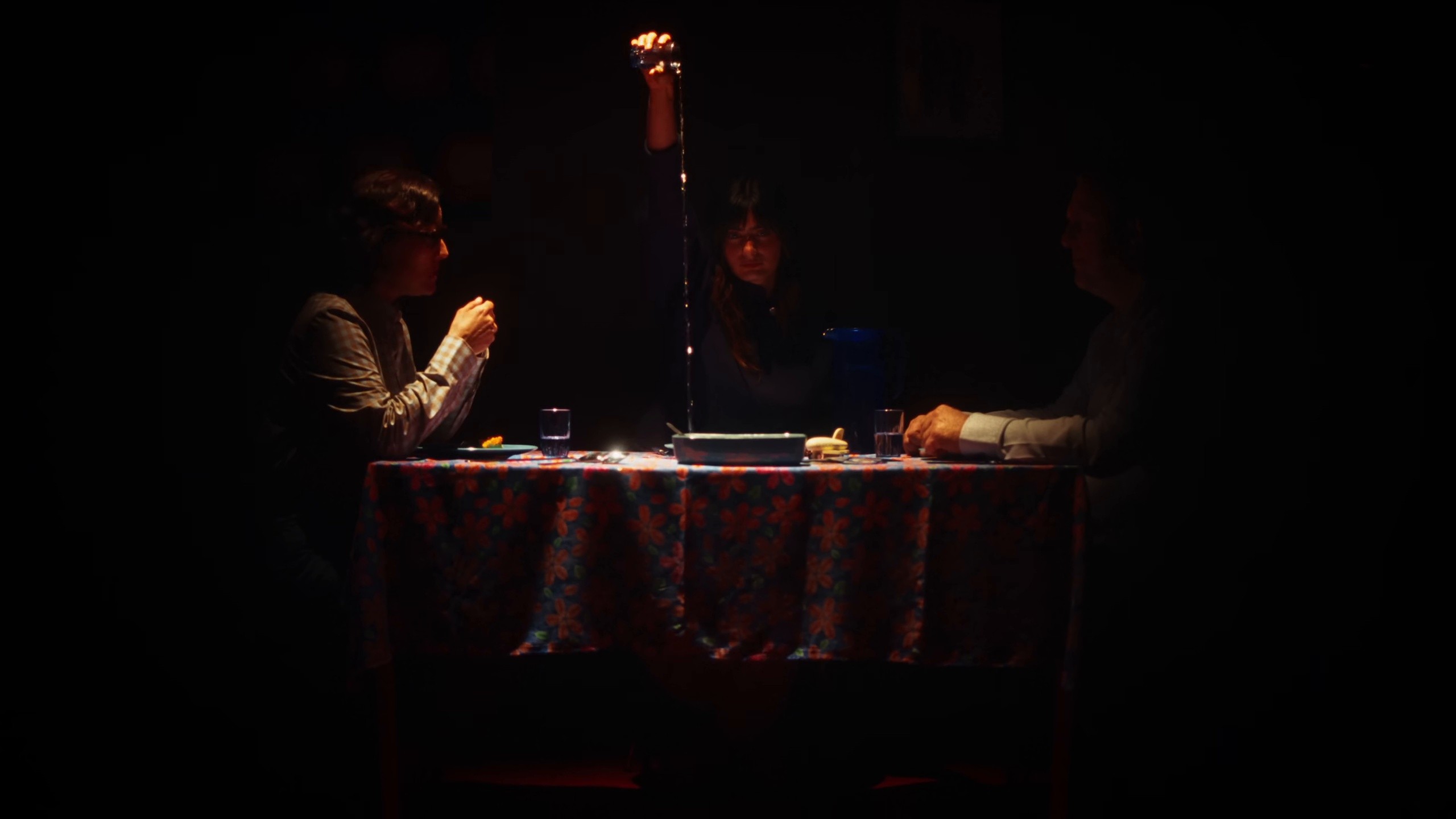 la maison (2025) —  shot,  lighting