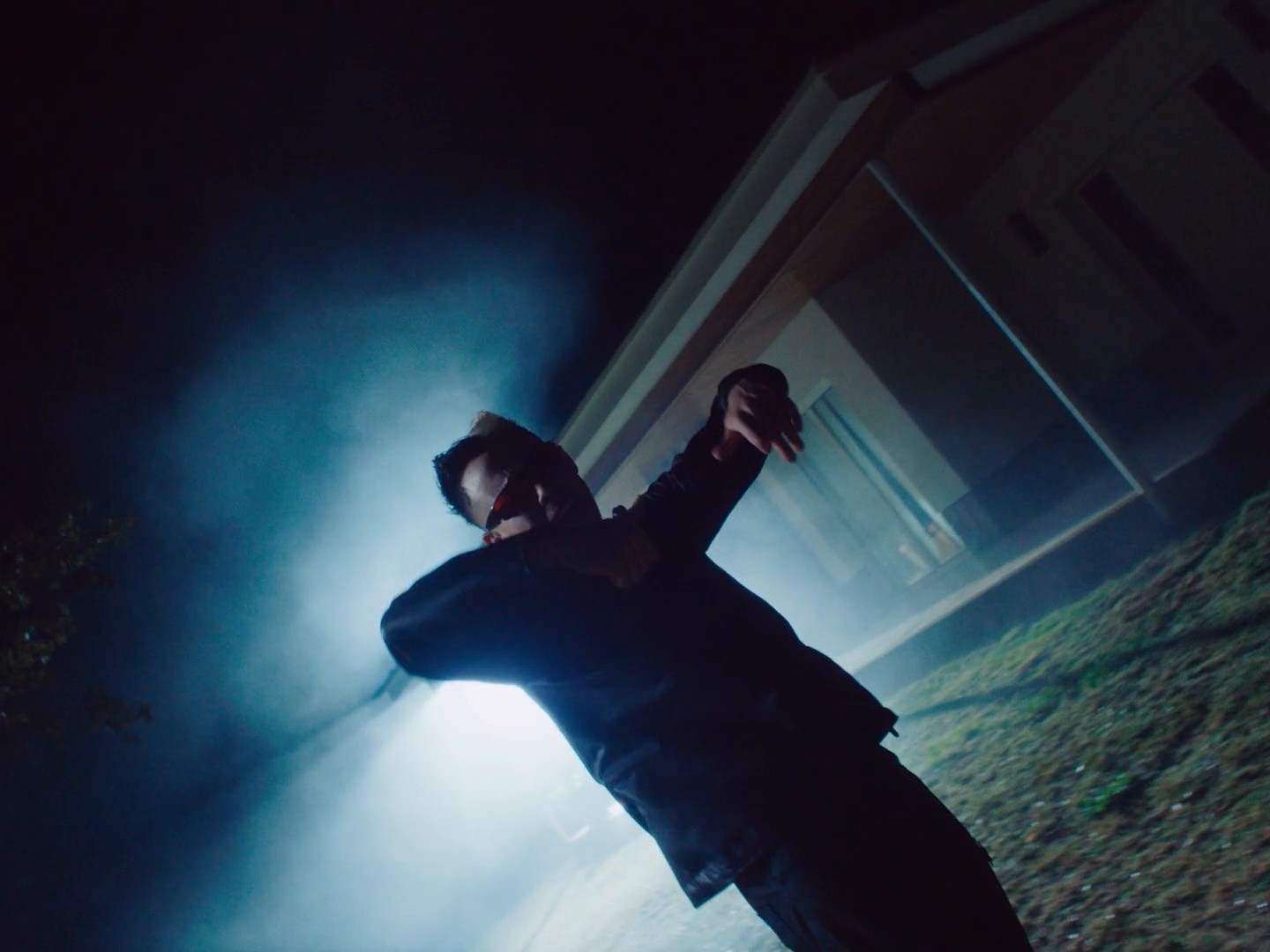 SIN ÉL  (2023) —  shot,  lighting