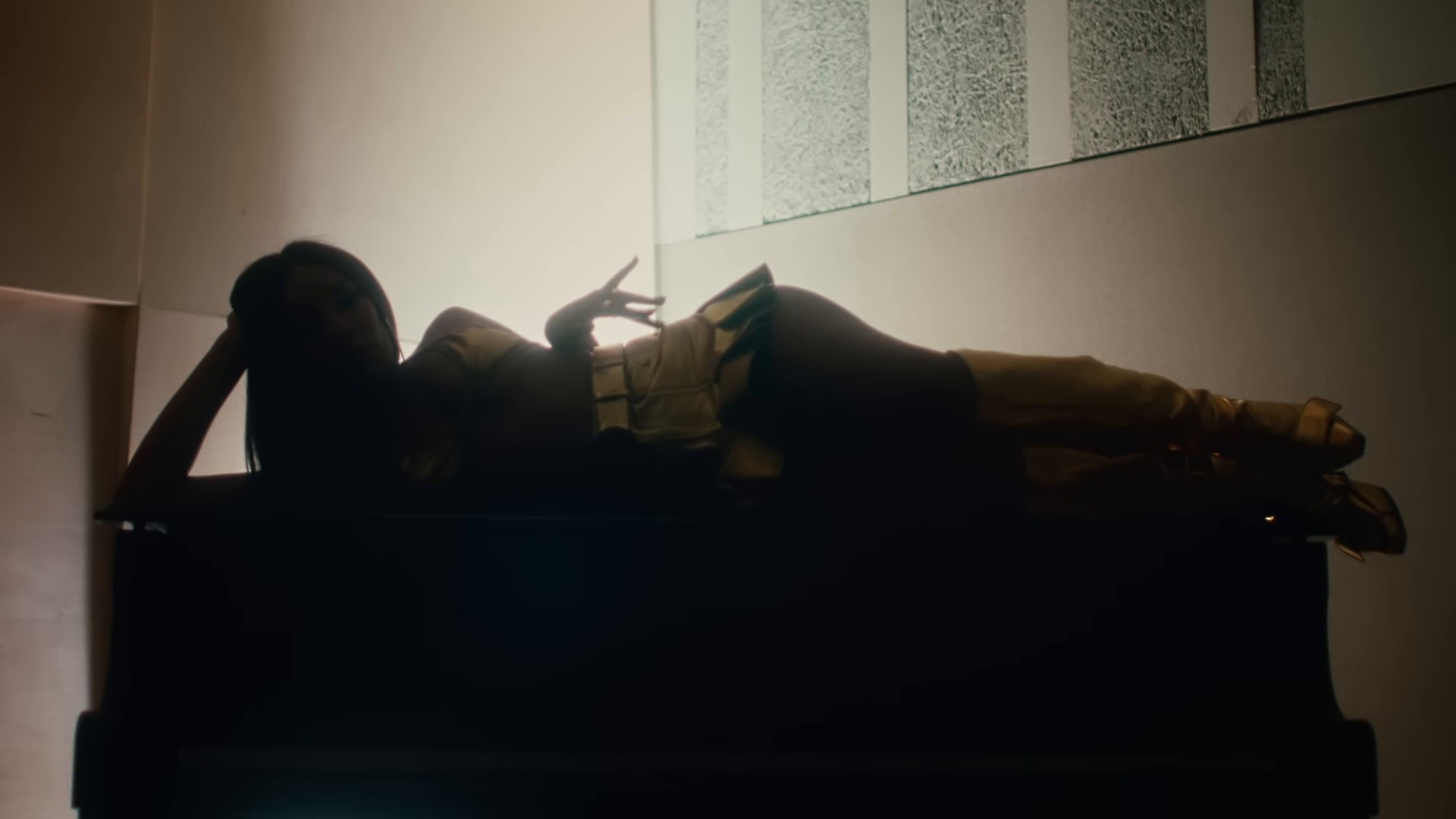 I HEART YOU (2025) —  shot,  lighting