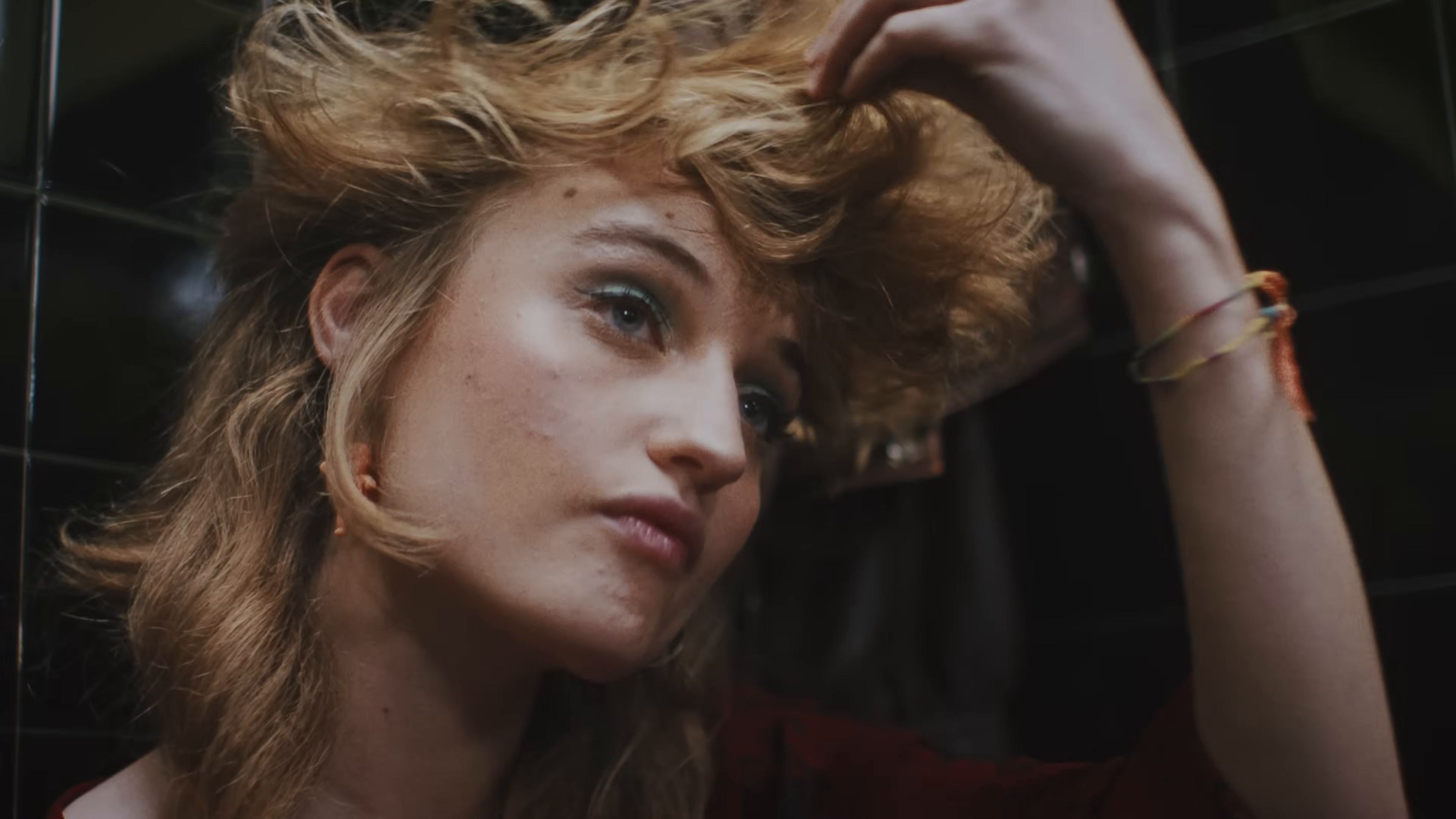 Podría Ser Peor (2026) —  shot,  lighting