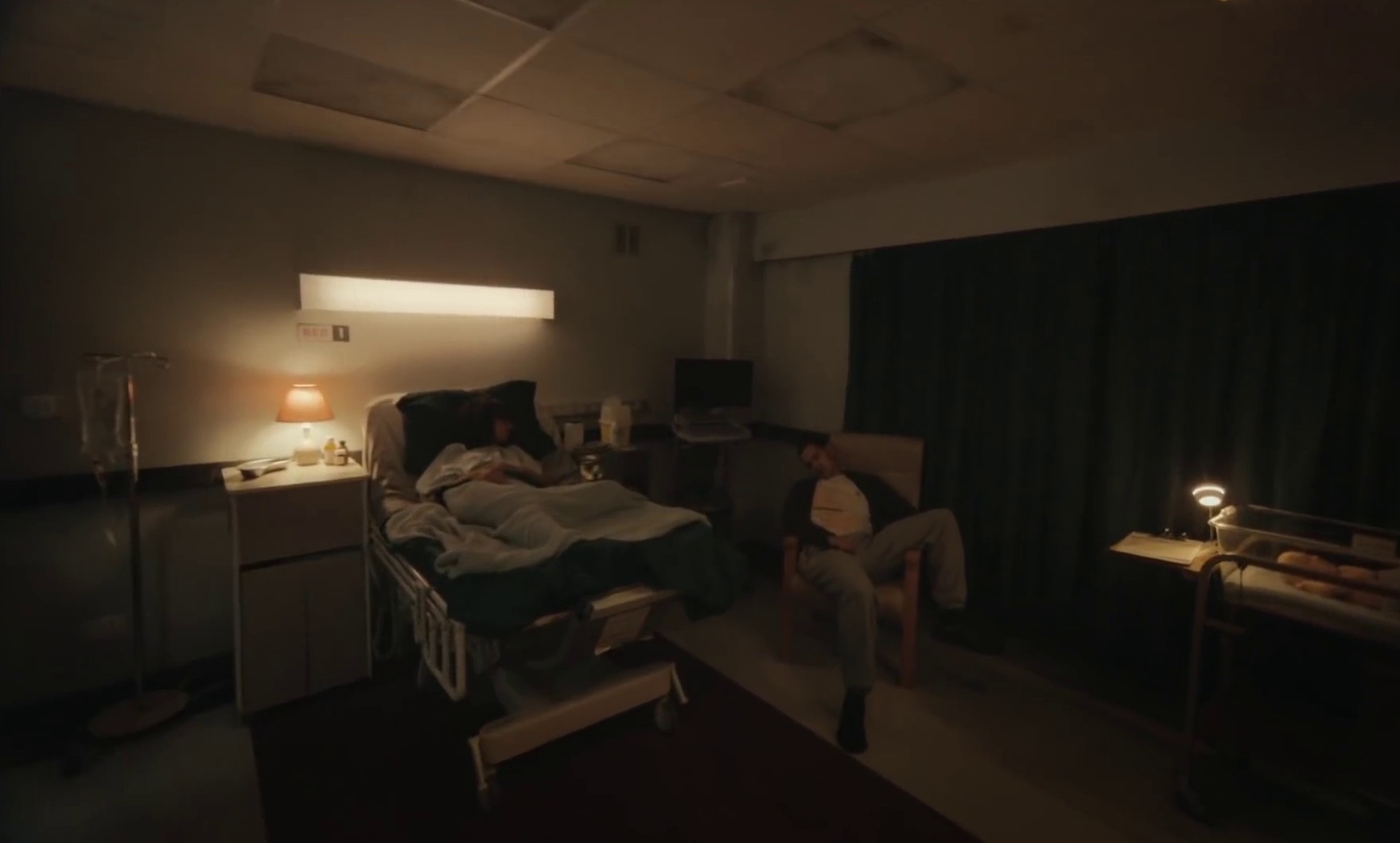 feel away  (2020) —  shot,  lighting