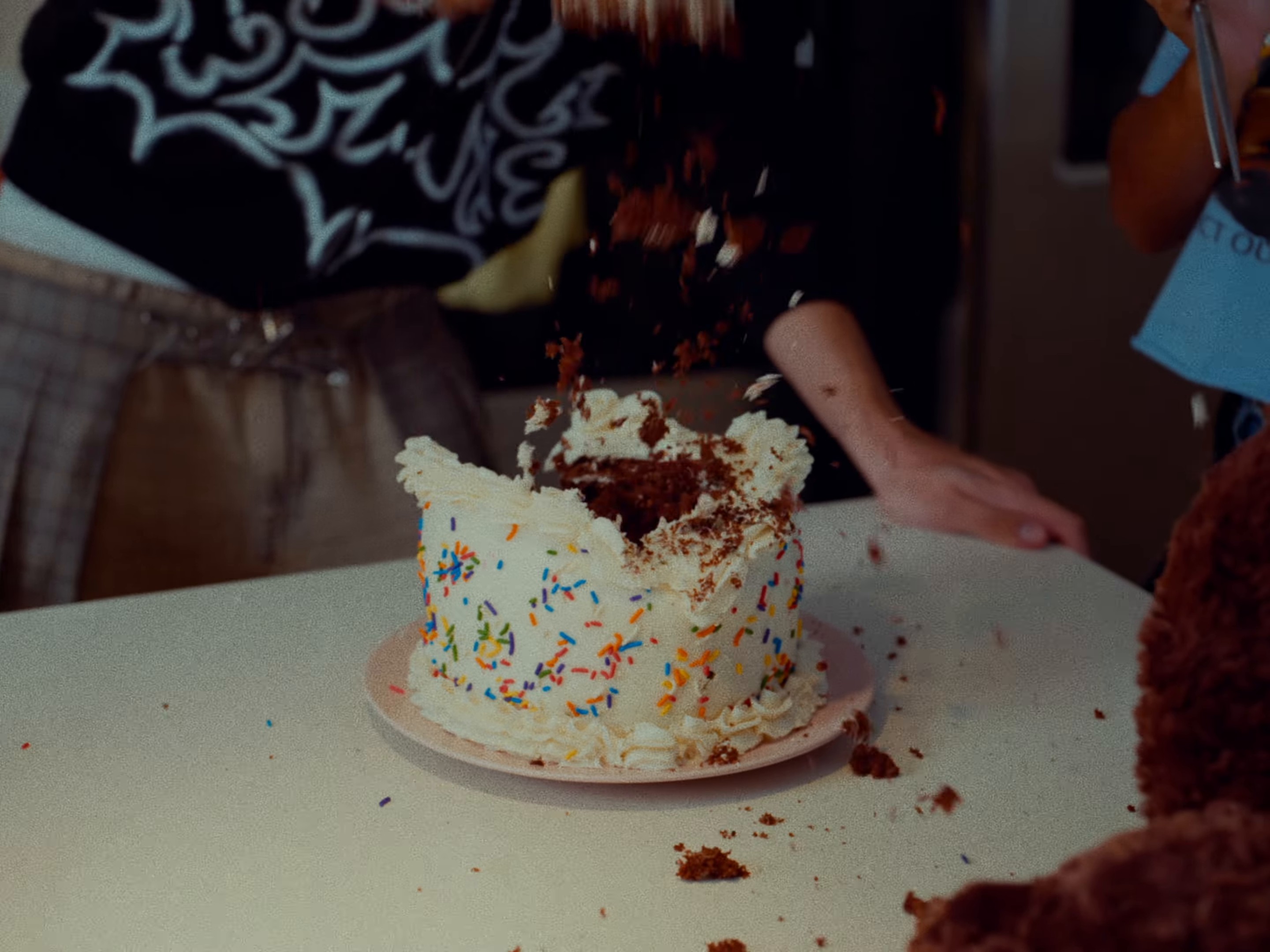 Todo Acaba Mal (2024) —  shot,  lighting