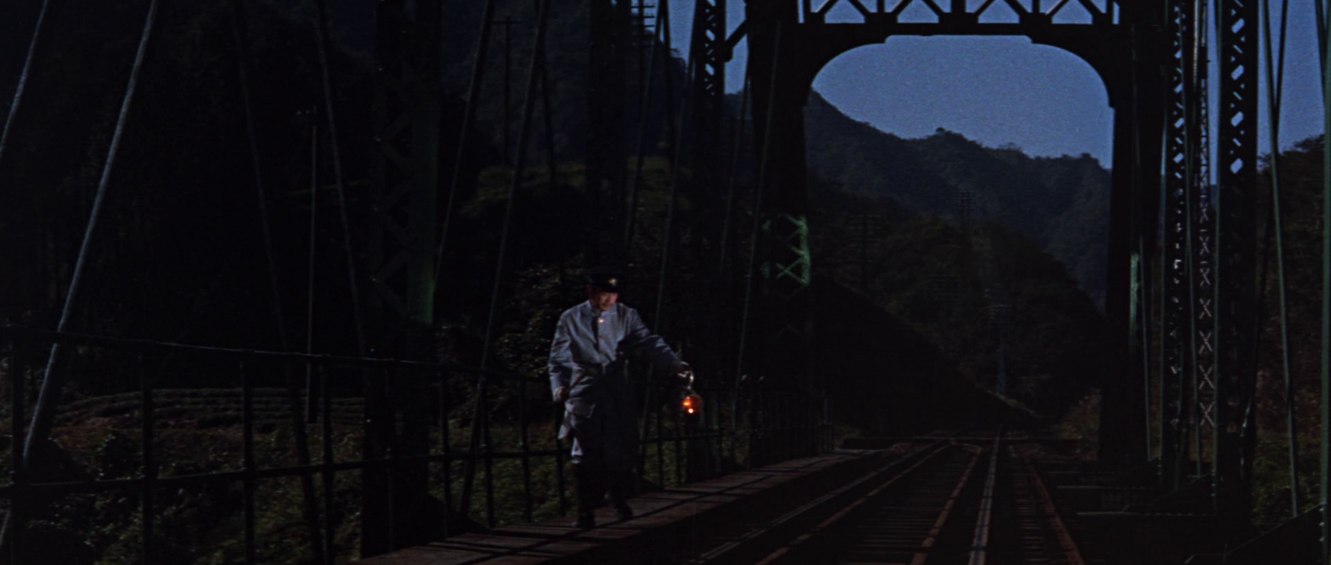  Battle in Outer Space (1959) —  shot,  lighting