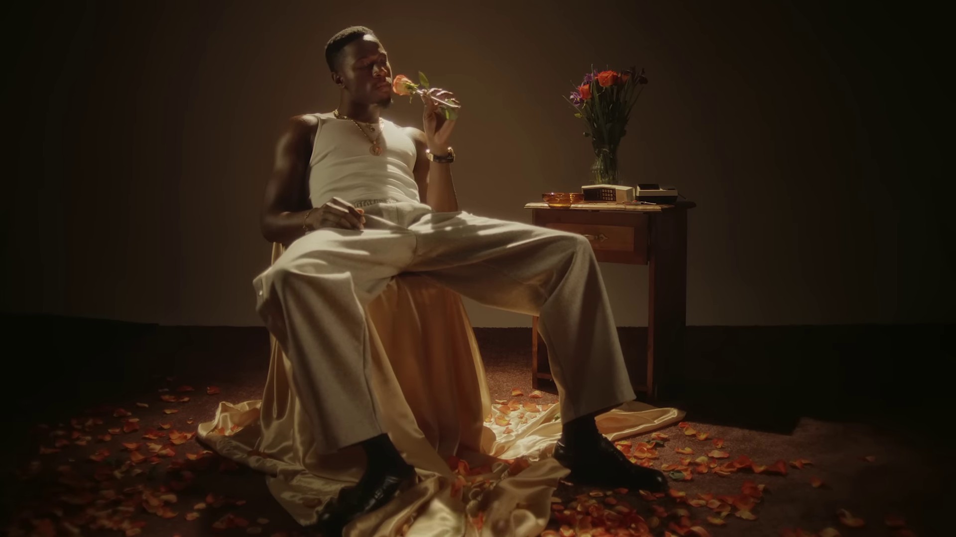 Fallin' (2023) —  shot,  lighting