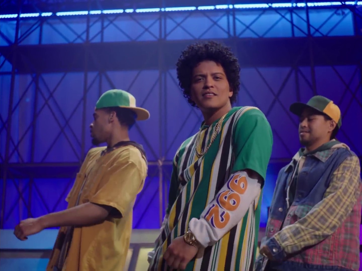 Finesse (remix) (2018) —  shot,  lighting