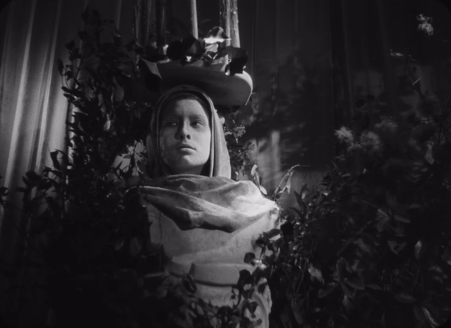 Beauty and the Beast (1946) —  shot,  lighting