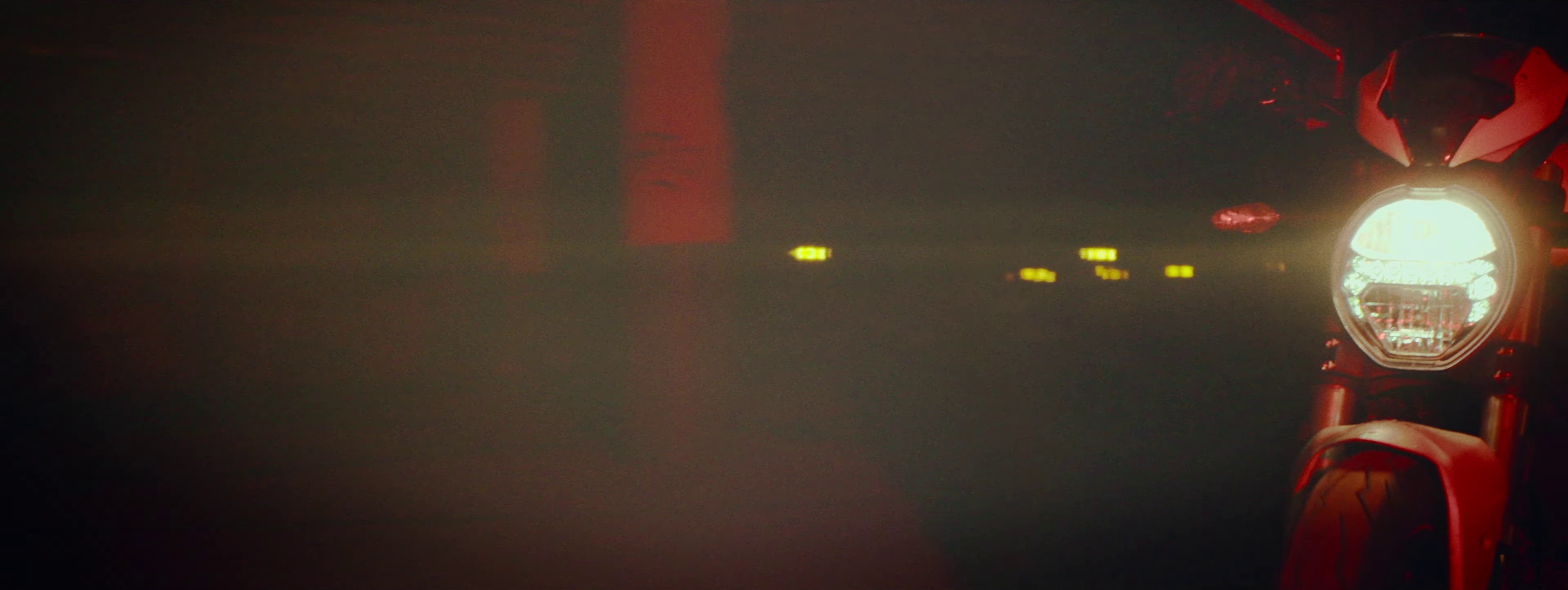 AMOR PURO (2023) —  shot,  lighting