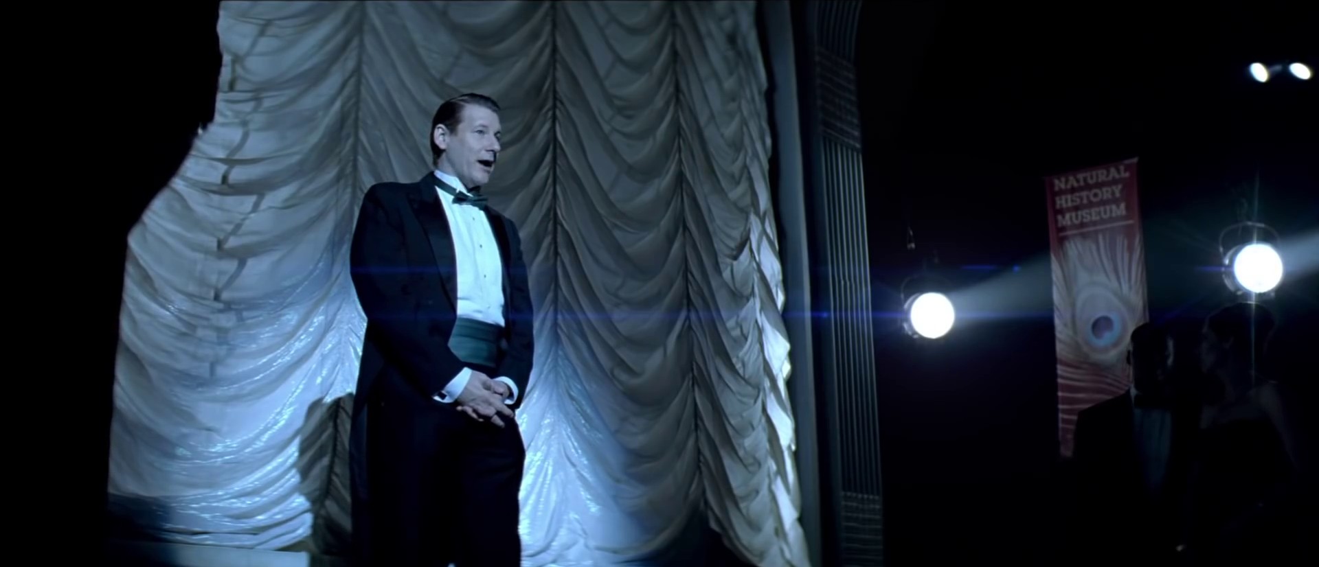 Can't Be Tamed (2010) —  shot,  lighting