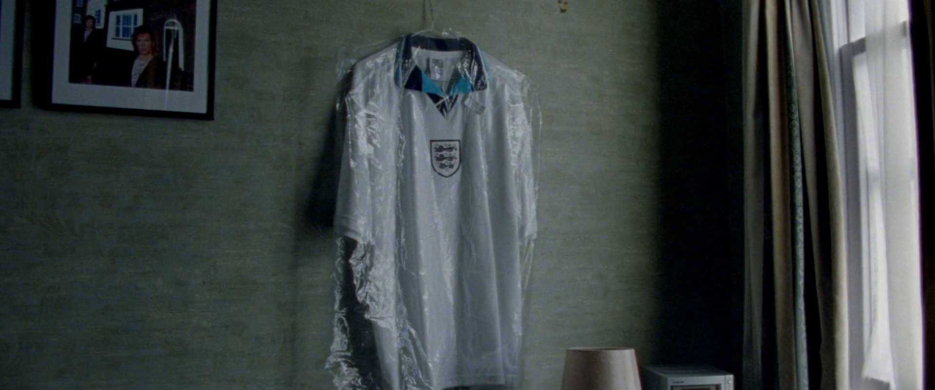 EE - The Shirt (2024) —  shot,  lighting