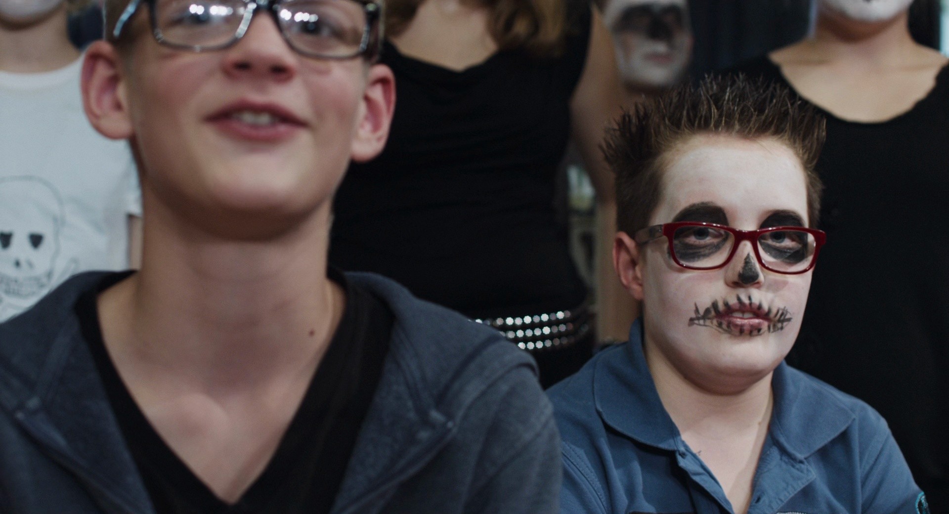 Toni Erdmann (2016) —  shot,  lighting