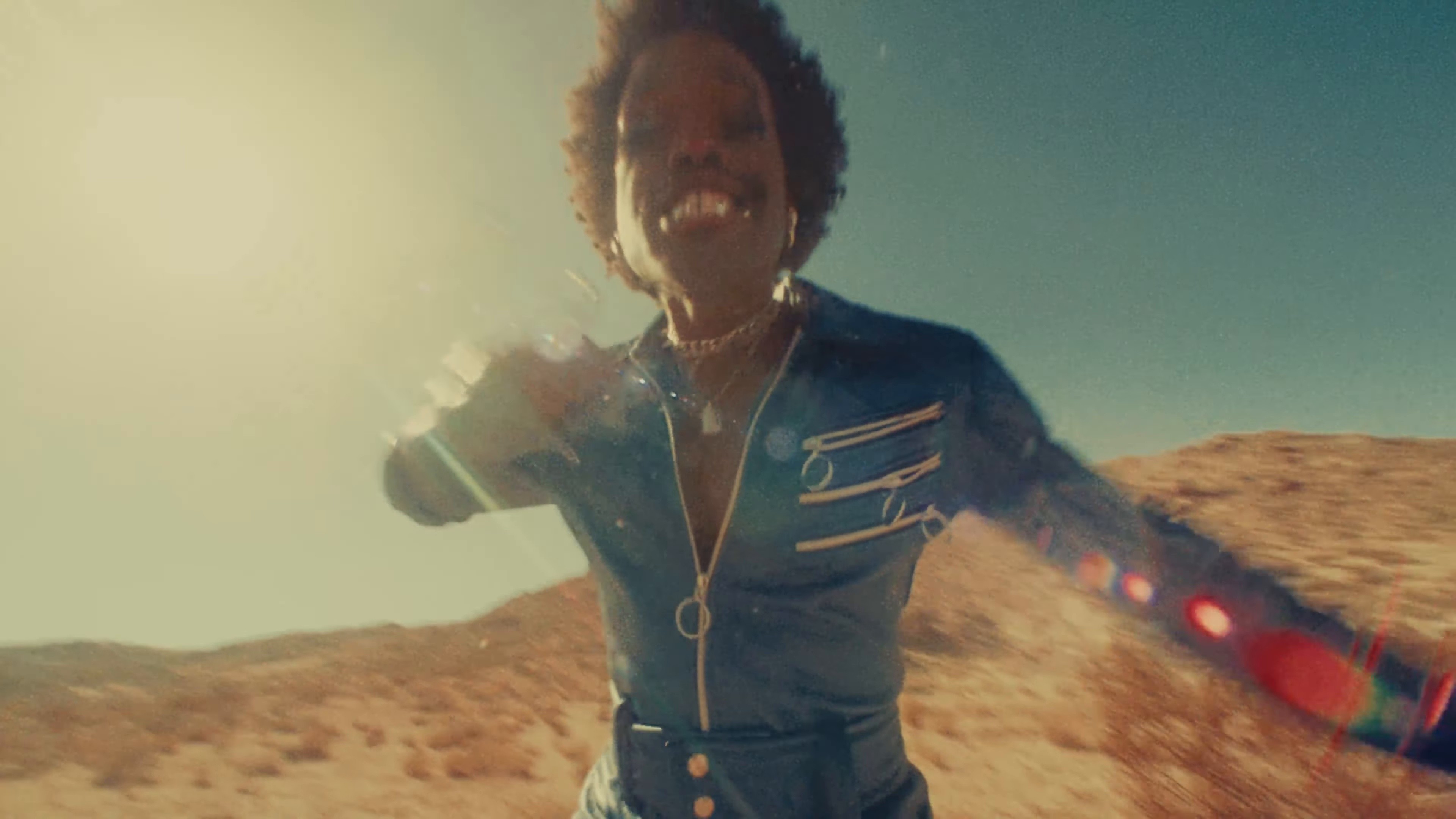 Toxic Romantic (2025) —  shot,  lighting